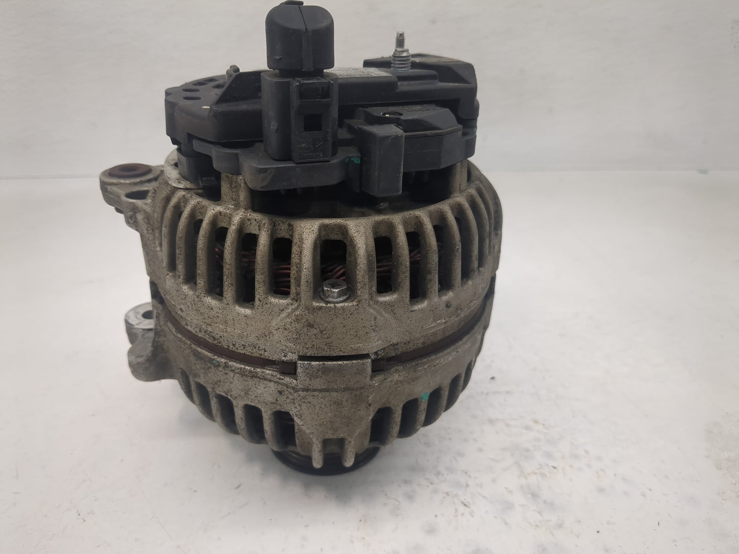 1999-2006 Volkswagen Jetta Alternator Replacement Generator Charging Assembly Engine OEM P/N:07K 903 023 C Fits OEM Used Aut
