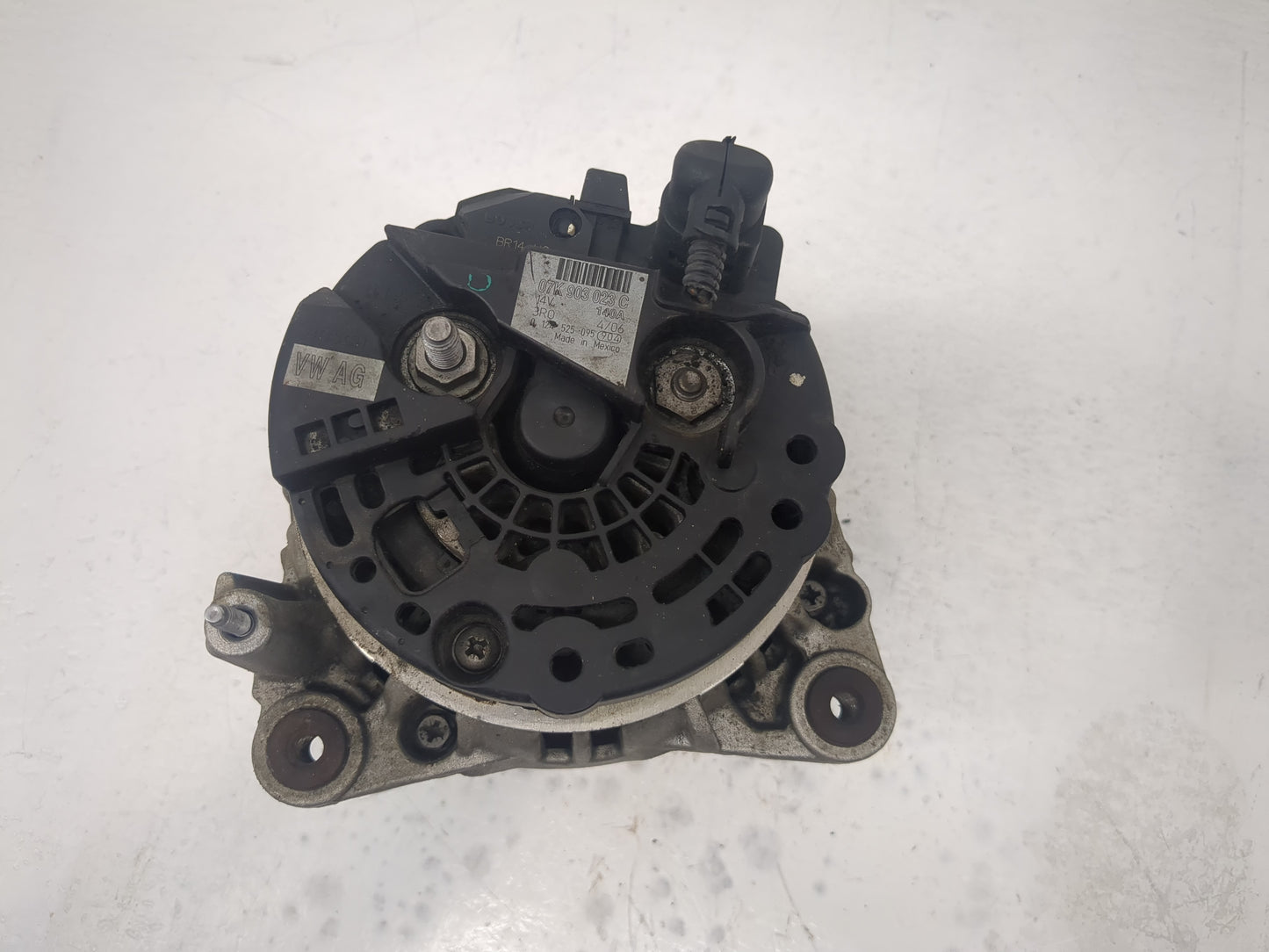 1999-2006 Volkswagen Jetta Alternator Replacement Generator Charging Assembly Engine OEM P/N:07K 903 023 C Fits OEM Used Aut