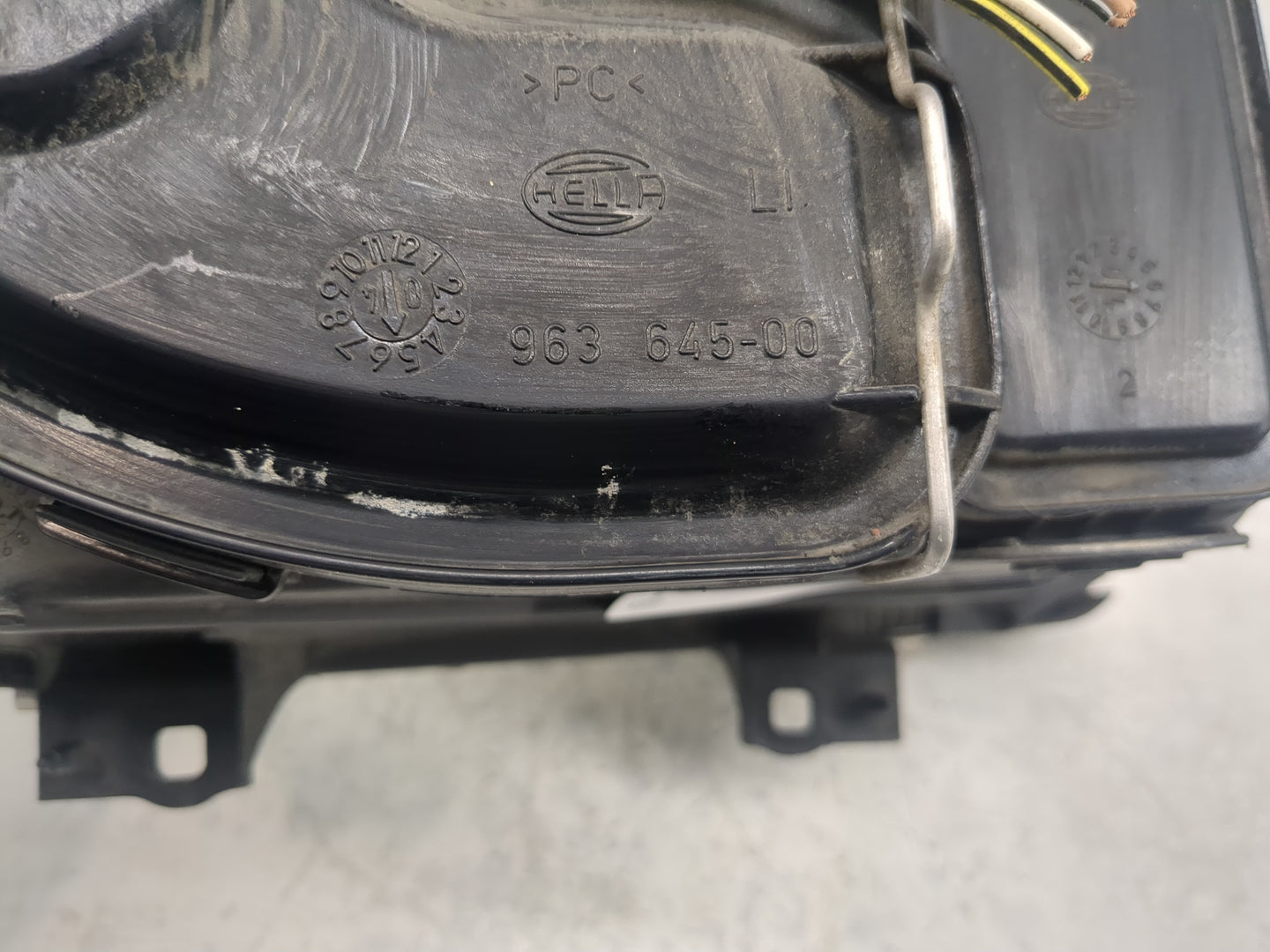 2002-2006 Volkswagen Jetta Driver Left Oem Head Light Headlight Lamp - Oemusedautoparts1.com