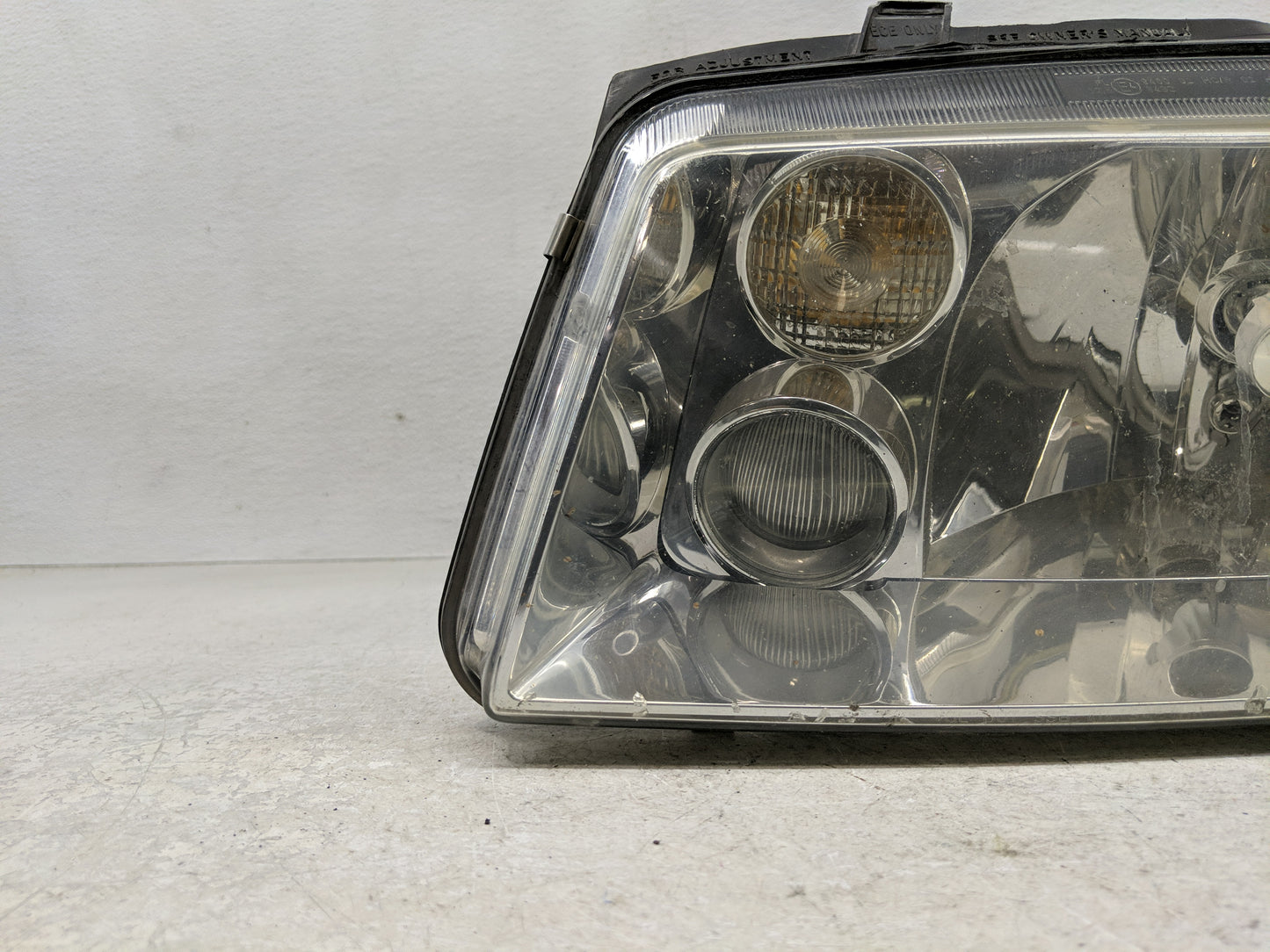 1999-2002 Volkswagen Jetta Driver Left Oem Head Light Headlight Lamp - Oemusedautoparts1.com
