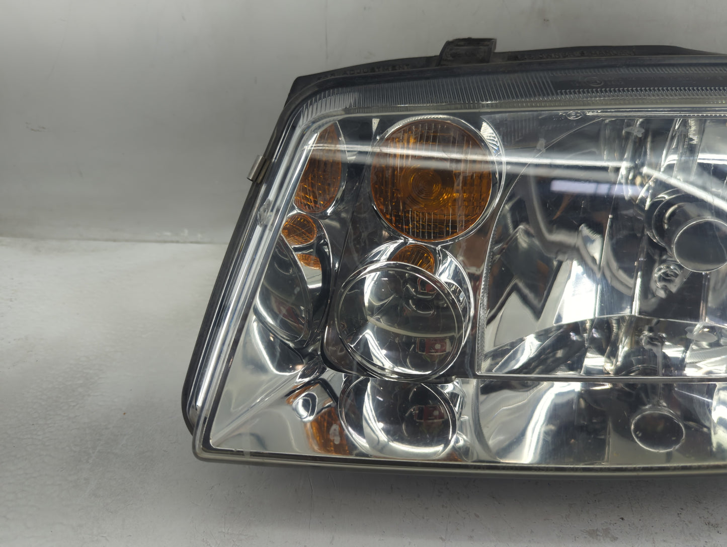 2002-2006 Volkswagen Jetta Driver Left Oem Head Light Headlight Lamp - Oemusedautoparts1.com