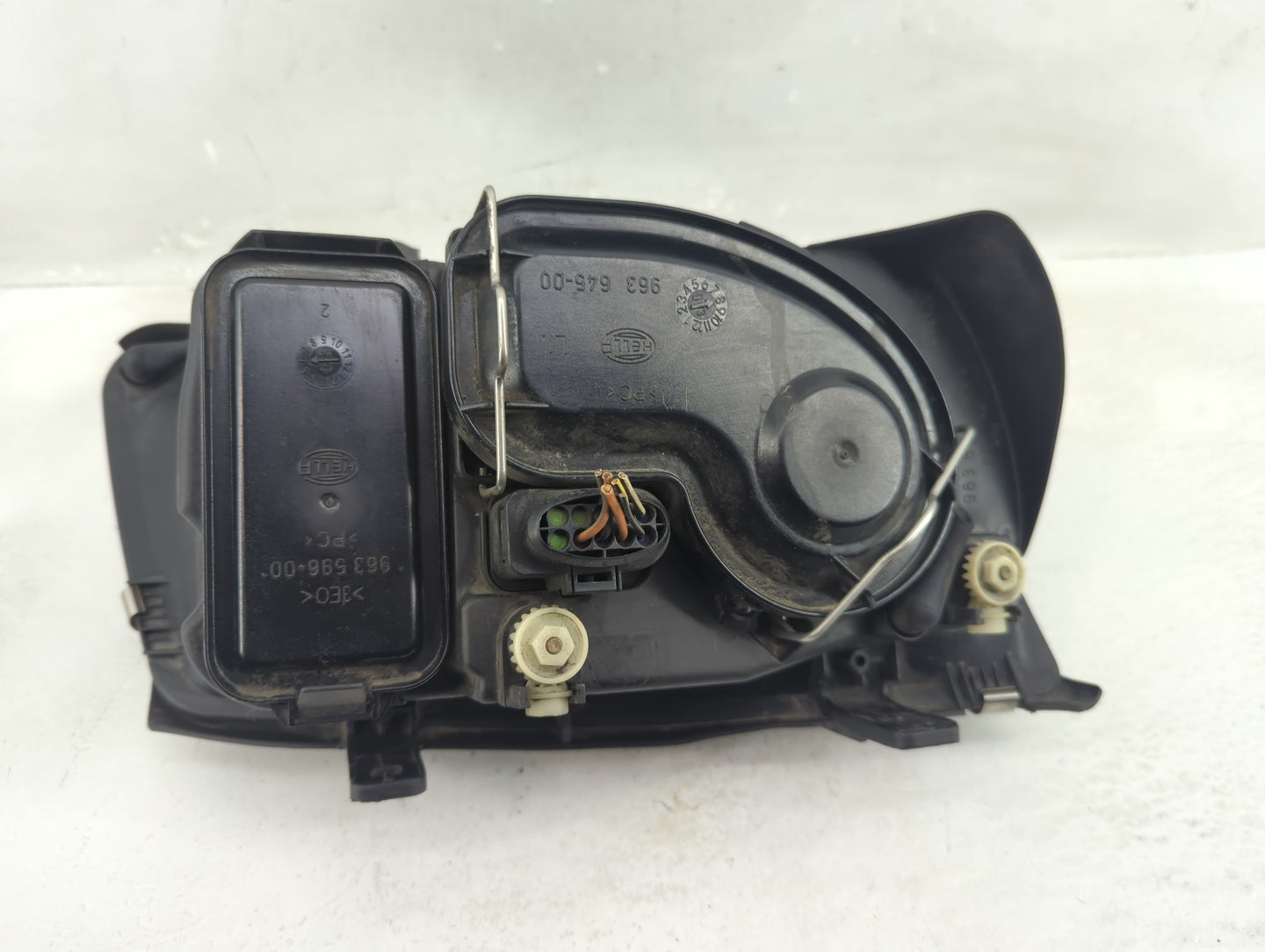 2002-2006 Volkswagen Jetta Driver Left Oem Head Light Headlight Lamp - Oemusedautoparts1.com