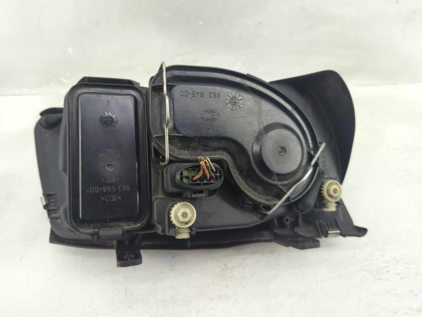 2002-2006 Volkswagen Jetta Driver Left Oem Head Light Headlight Lamp - Oemusedautoparts1.com