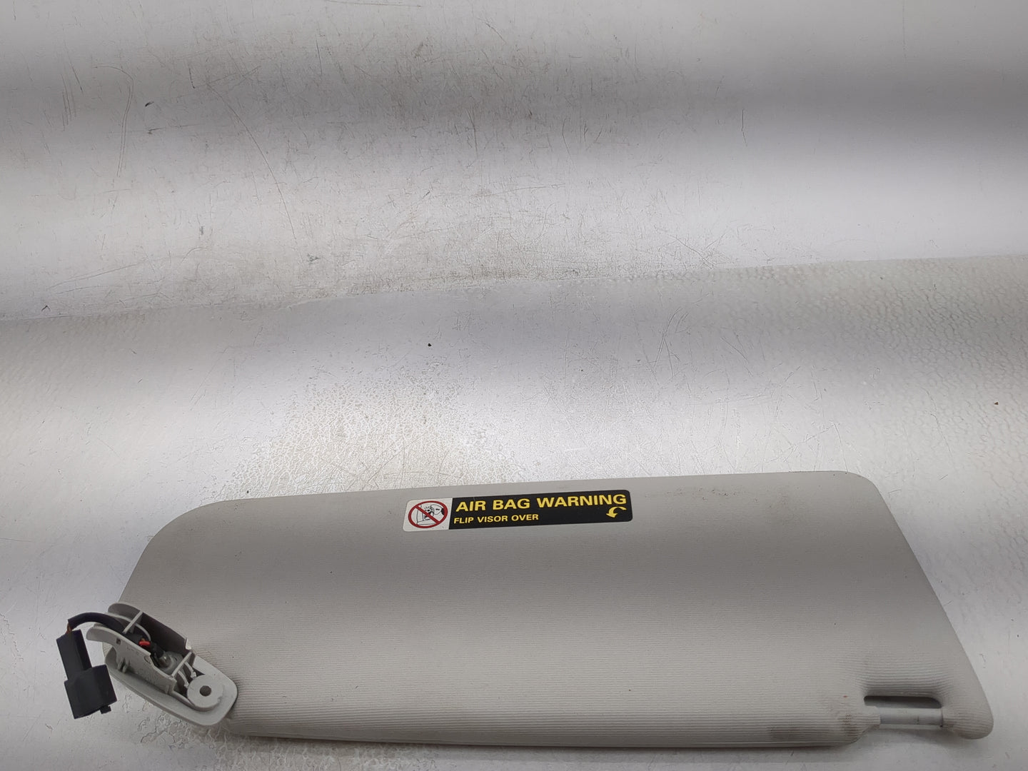 2000-2006 Volkswagen Jetta Sun Visor Shade Replacement Driver Left Mirror Fits OEM Used Auto Parts - Oemusedautoparts1.com