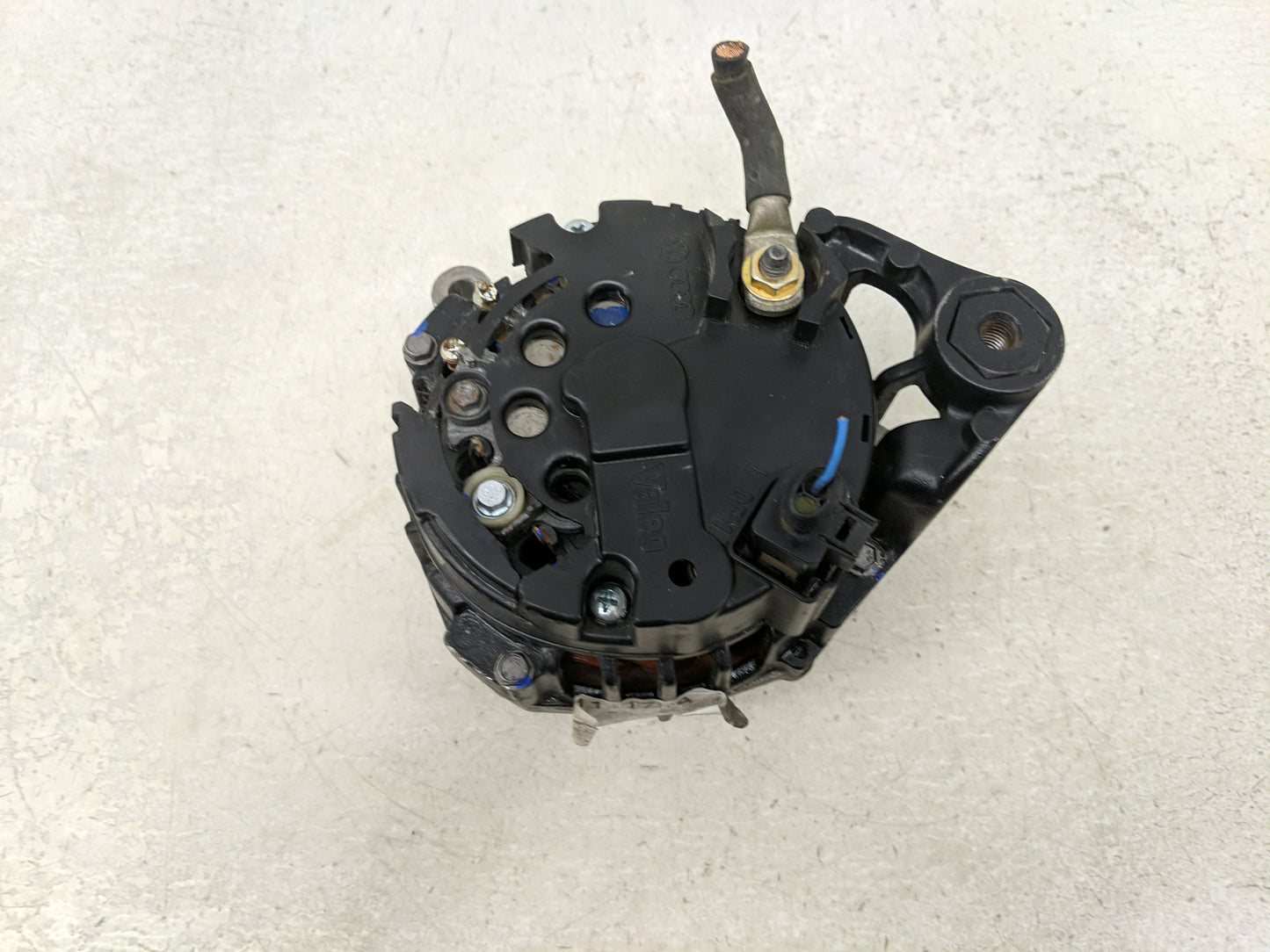 1999-2002 Volkswagen Passat Alternator Replacement Generator Charging Assembly Engine OEM P/N:06B 903 016D Fits OEM Used Aut