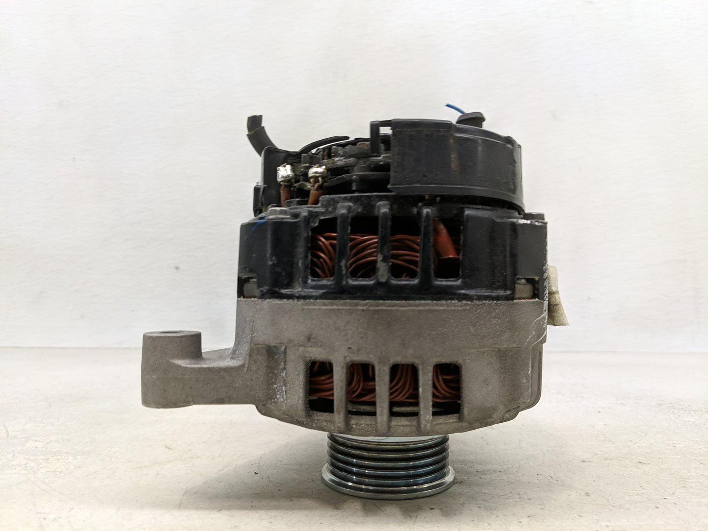 1999-2002 Volkswagen Passat Alternator Replacement Generator Charging Assembly Engine OEM P/N:06B 903 016D Fits OEM Used Aut