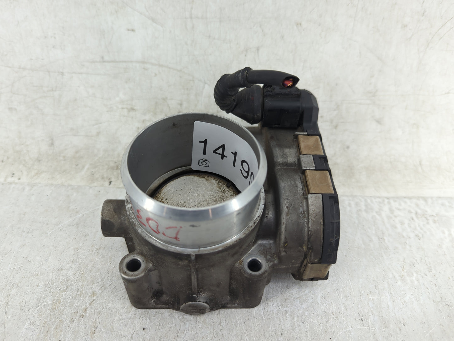1999-2005 Volkswagen Passat Throttle Body P/N:06B 133 062 M Fits Fits 1999 2000 2001 2002 2003 2004 2005 2006 OEM Used Auto 