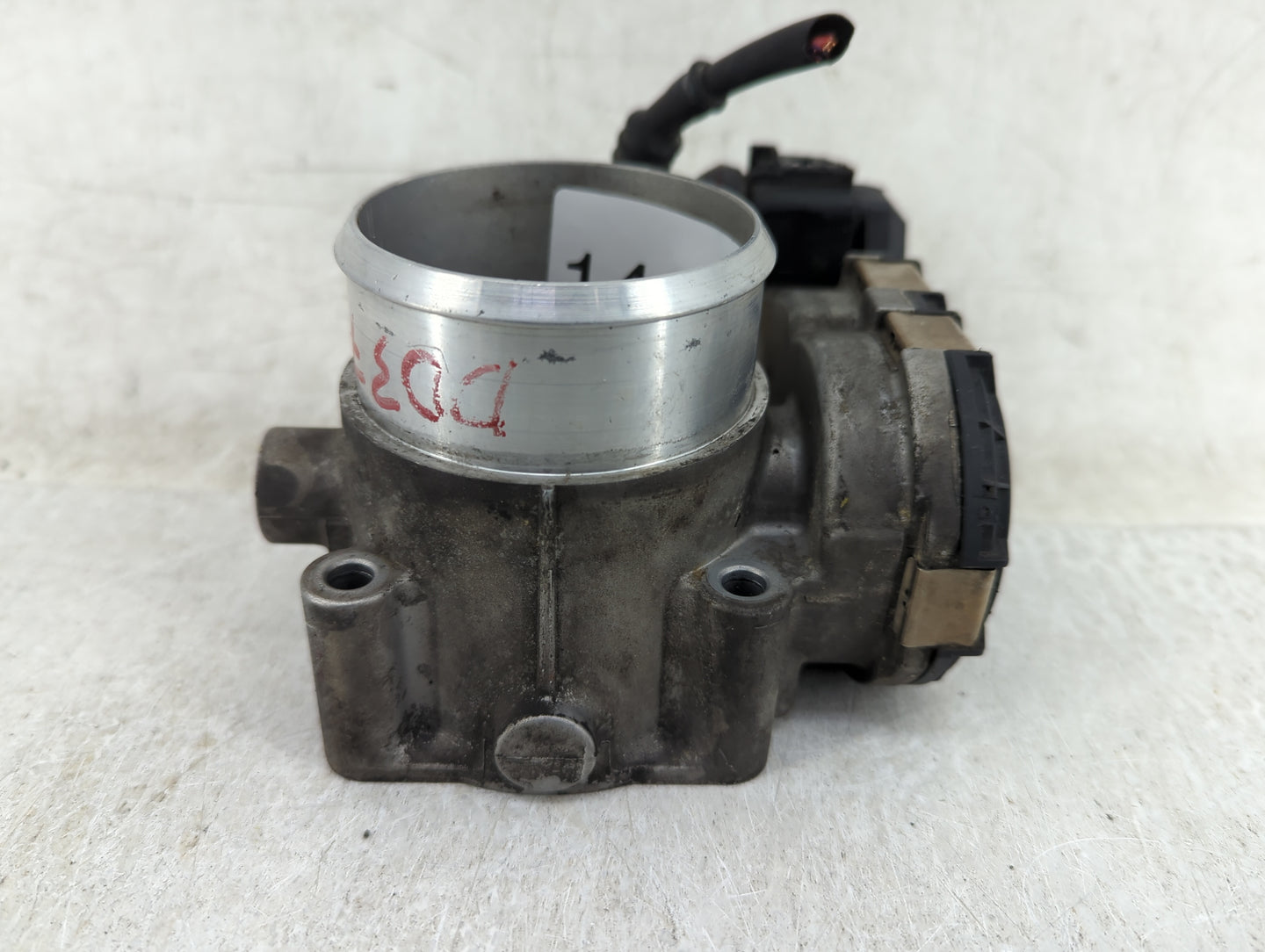 1999-2005 Volkswagen Passat Throttle Body P/N:06B 133 062 M Fits Fits 1999 2000 2001 2002 2003 2004 2005 2006 OEM Used Auto 