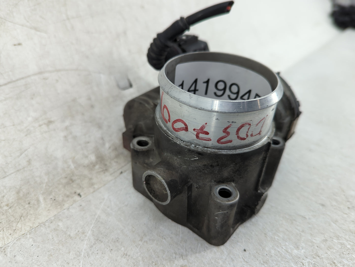 1999-2005 Volkswagen Passat Throttle Body P/N:06B 133 062 M Fits Fits 1999 2000 2001 2002 2003 2004 2005 2006 OEM Used Auto 