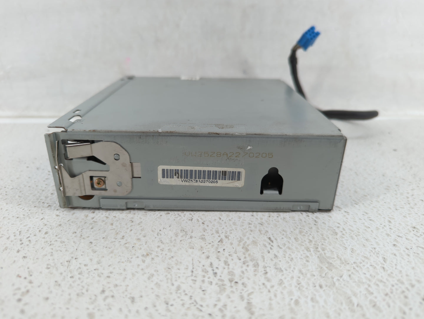 2000-2003 Volkswagen Passat Am Fm Cd Player Radio Receiver - Oemusedautoparts1.com