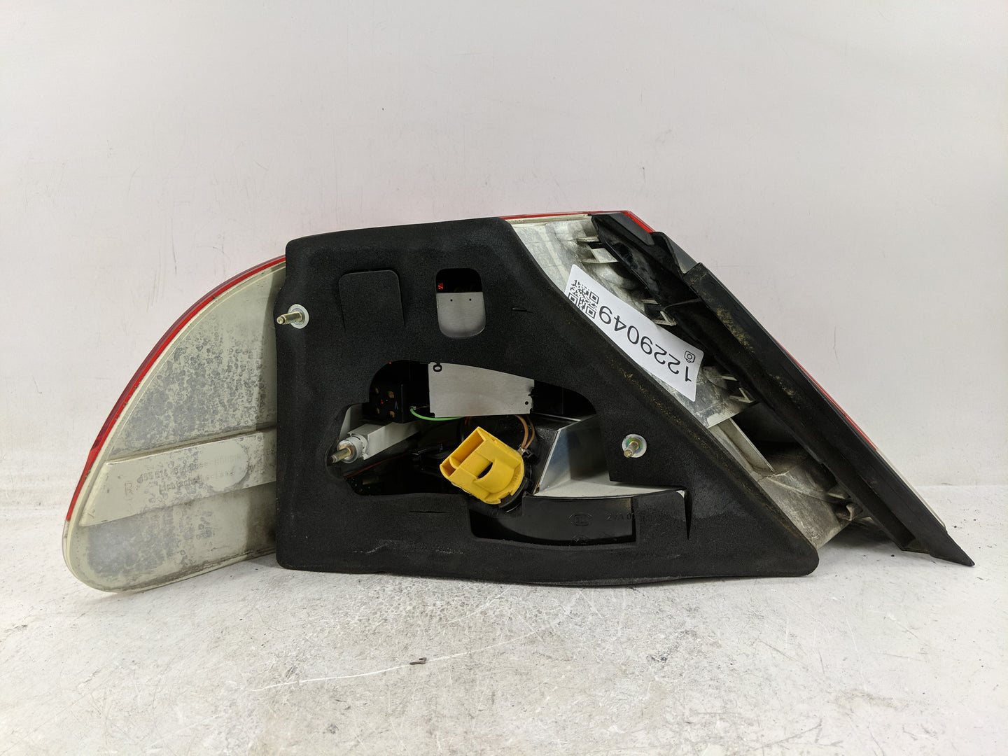 2002 Volvo 745 Tail Light Assembly Passenger Right OEM Fits Fits 2003 2004 2005 OEM Used Auto Parts - Oemusedautoparts1.com