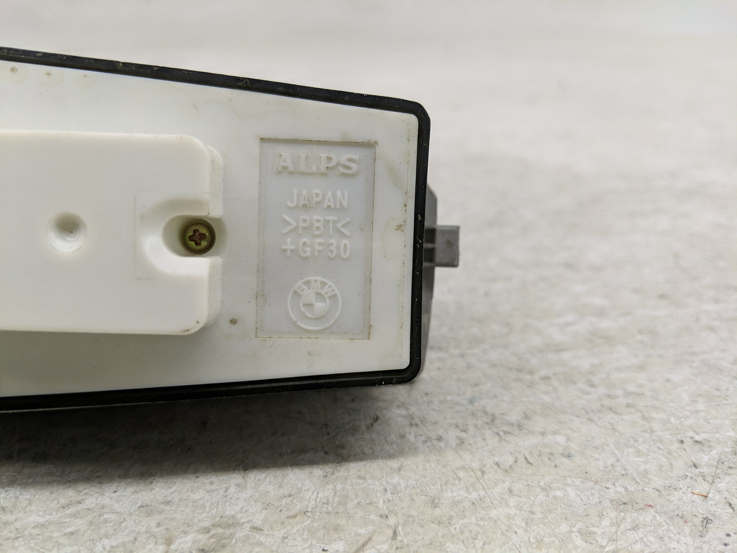 2002 Volvo 745 Master Power Window Switch Replacement Driver Side Left Fits Fits 2003 2004 2005 OEM Used Auto Parts - Oemuse