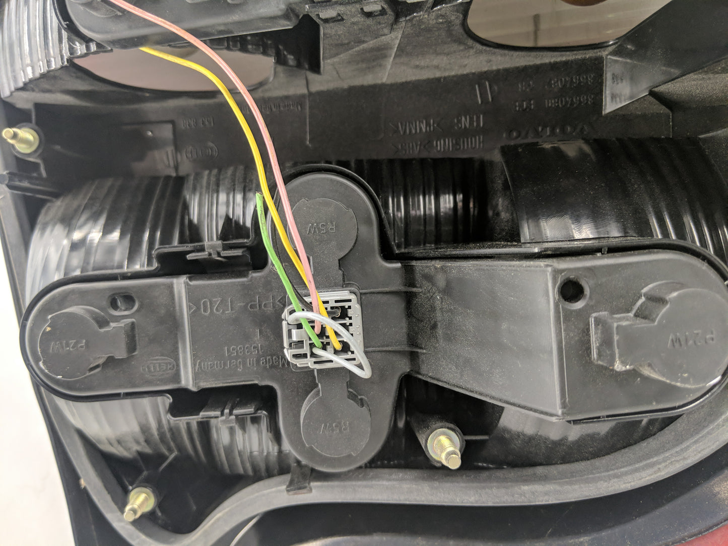 2002 Volvo V60 Tail Light Assembly Passenger Right OEM Fits Fits 2001 2003 2004 OEM Used Auto Parts - Oemusedautoparts1.com