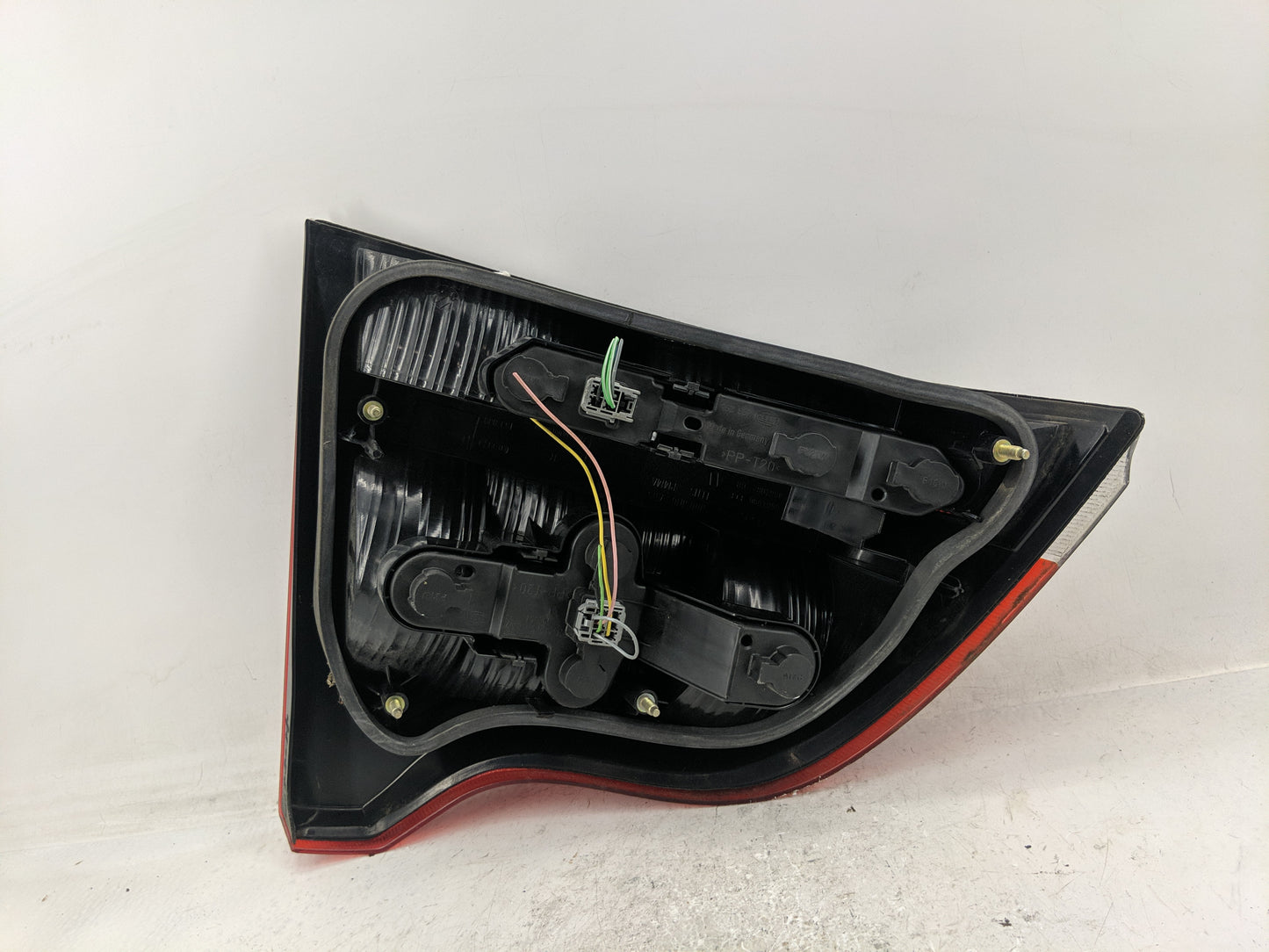 2002 Volvo V60 Tail Light Assembly Passenger Right OEM Fits Fits 2001 2003 2004 OEM Used Auto Parts - Oemusedautoparts1.com