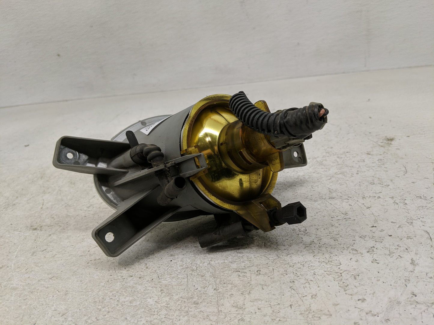 2001-2007 Volvo V70 Driver Left Oem Fog Light Lamp - Oemusedautoparts1.com
