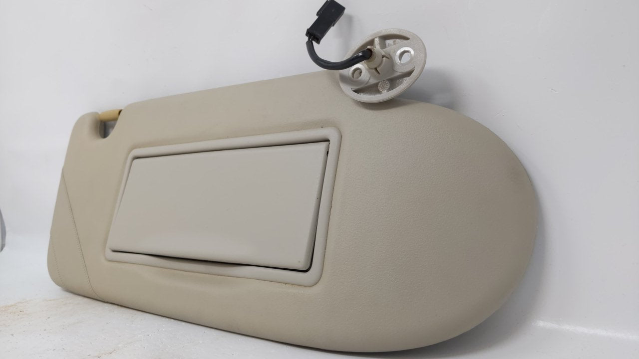 2002 Land Rover Freelander Sun Visor Shade Replacement Passenger Right Mirror Fits OEM Used Auto Parts - Oemusedautoparts1.c