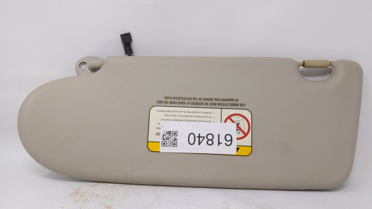 2002 Land Rover Freelander Sun Visor Shade Replacement Passenger Right Mirror Fits OEM Used Auto Parts - Oemusedautoparts1.c