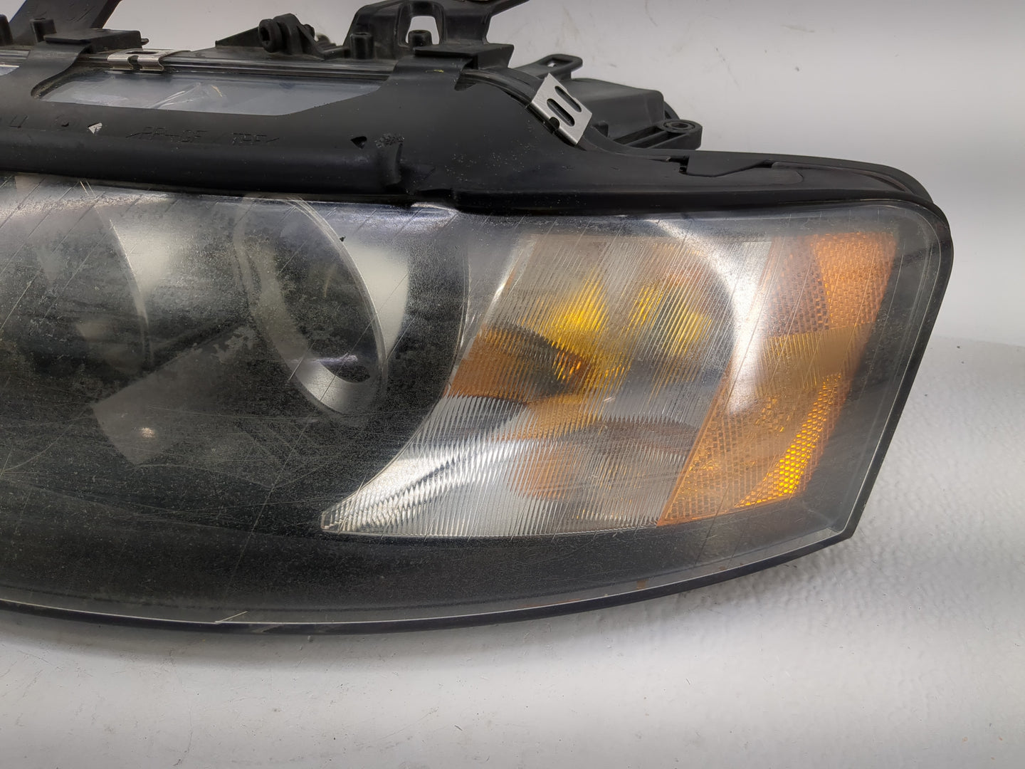 2003-2003 Audi A4 Driver Left Oem Head Light Headlight Lamp - Oemusedautoparts1.com