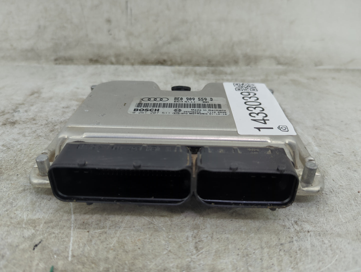 2002-2003 Audi A4 PCM Engine Control Computer ECU ECM PCU OEM P/N:8E0909559D 0261207511 Fits Fits 2002 2003 OEM Used Auto Pa