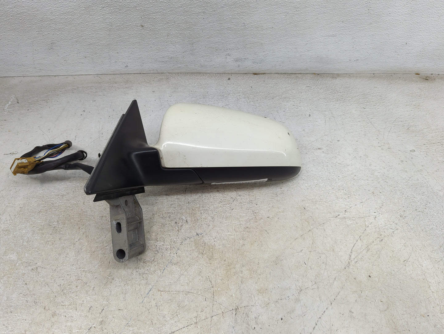 2003-2005 Audi A4 Driver Side View Mirror - Left Door Mirror OEM Used - Oemusedautoparts1.com