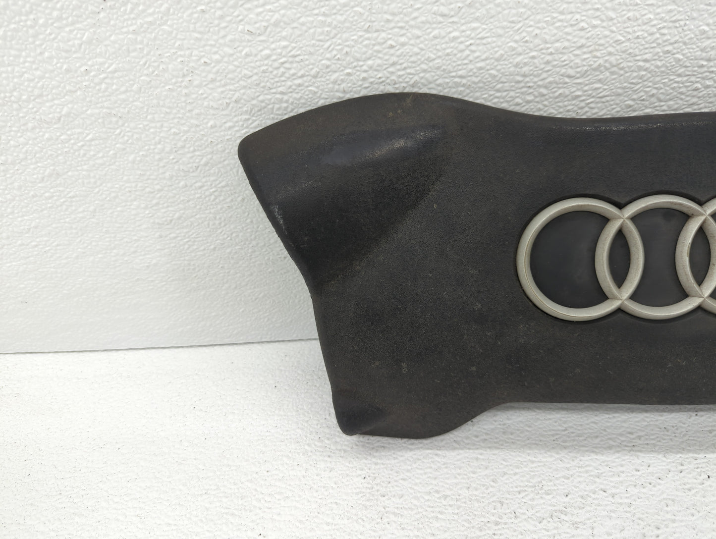 2003 Audi A4 Engine Cover - Oemusedautoparts1.com