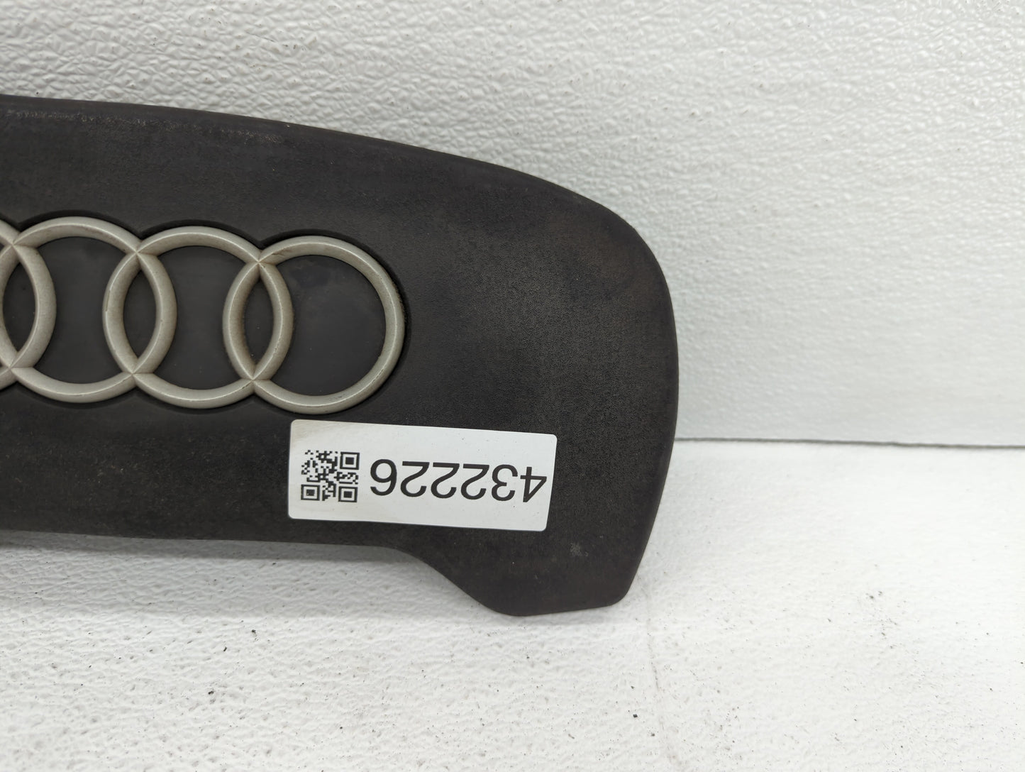 2003 Audi A4 Engine Cover - Oemusedautoparts1.com