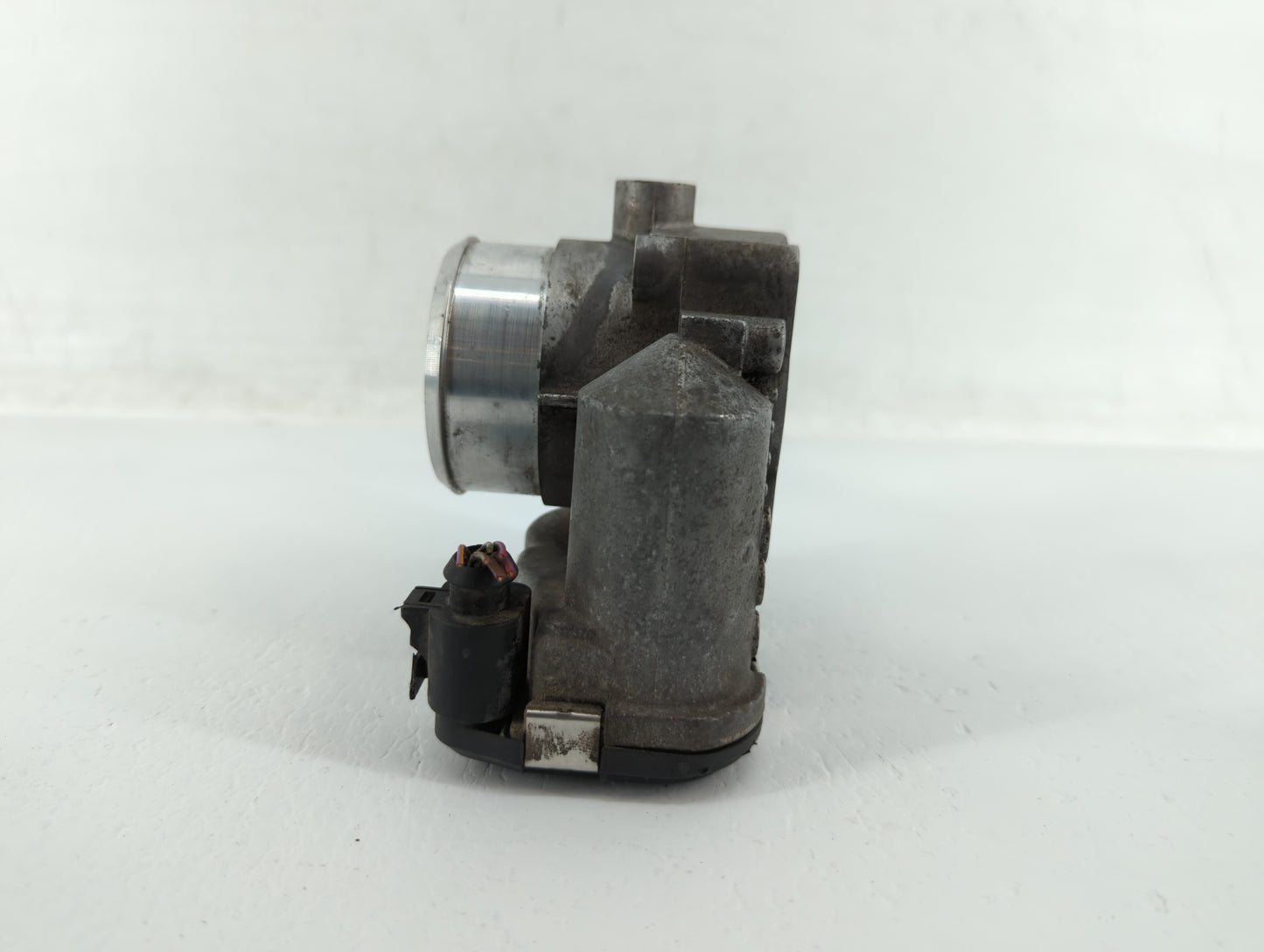 2000-2006 Audi A4 Throttle Body P/N:06B 133 062 M 7 502 444 Fits Fits 1999 2000 2001 2002 2003 2004 2005 2006 OEM Used Auto 