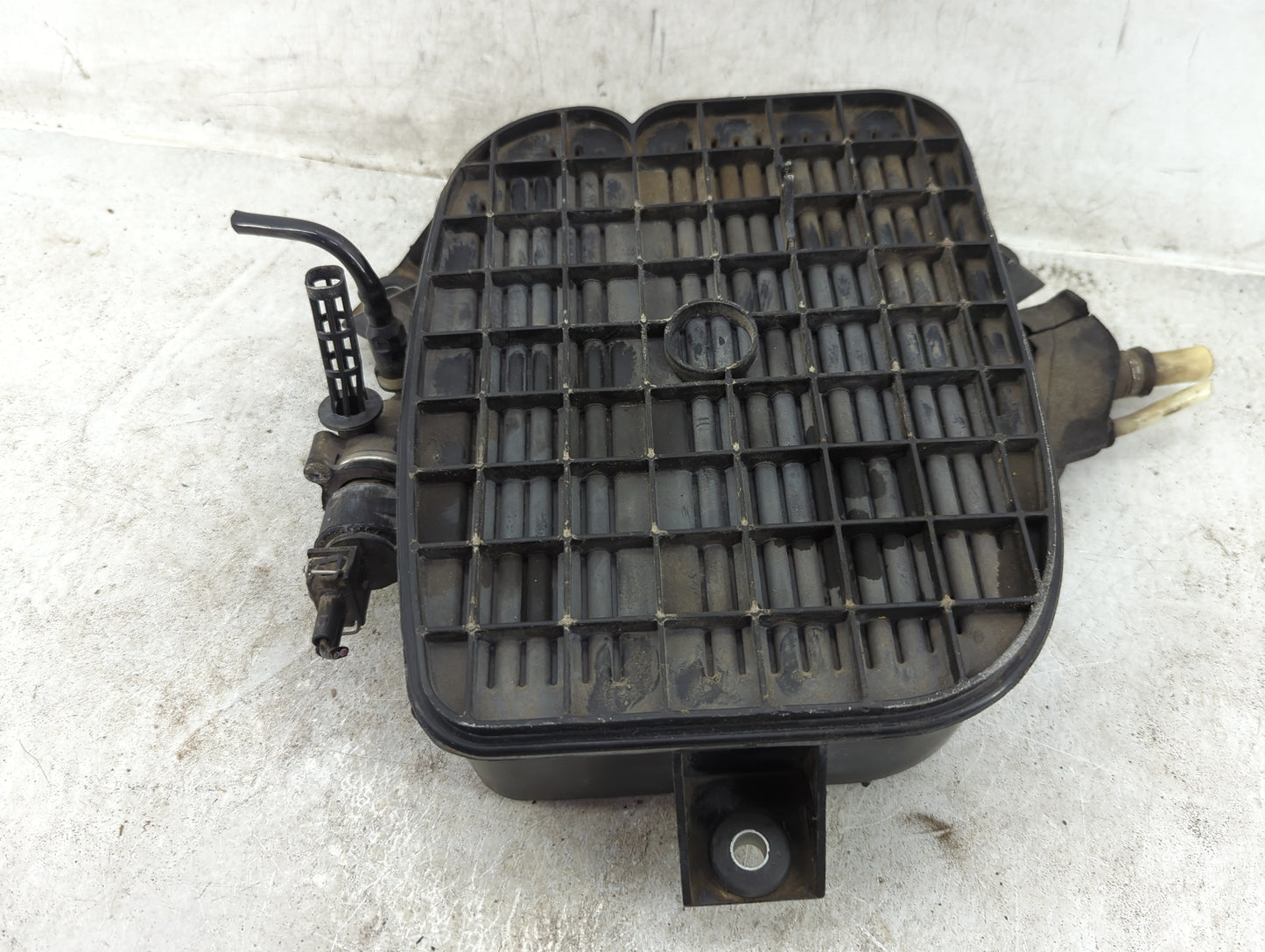 2003 Audi Tt Fuel Vapor Charcoal Canister - Oemusedautoparts1.com