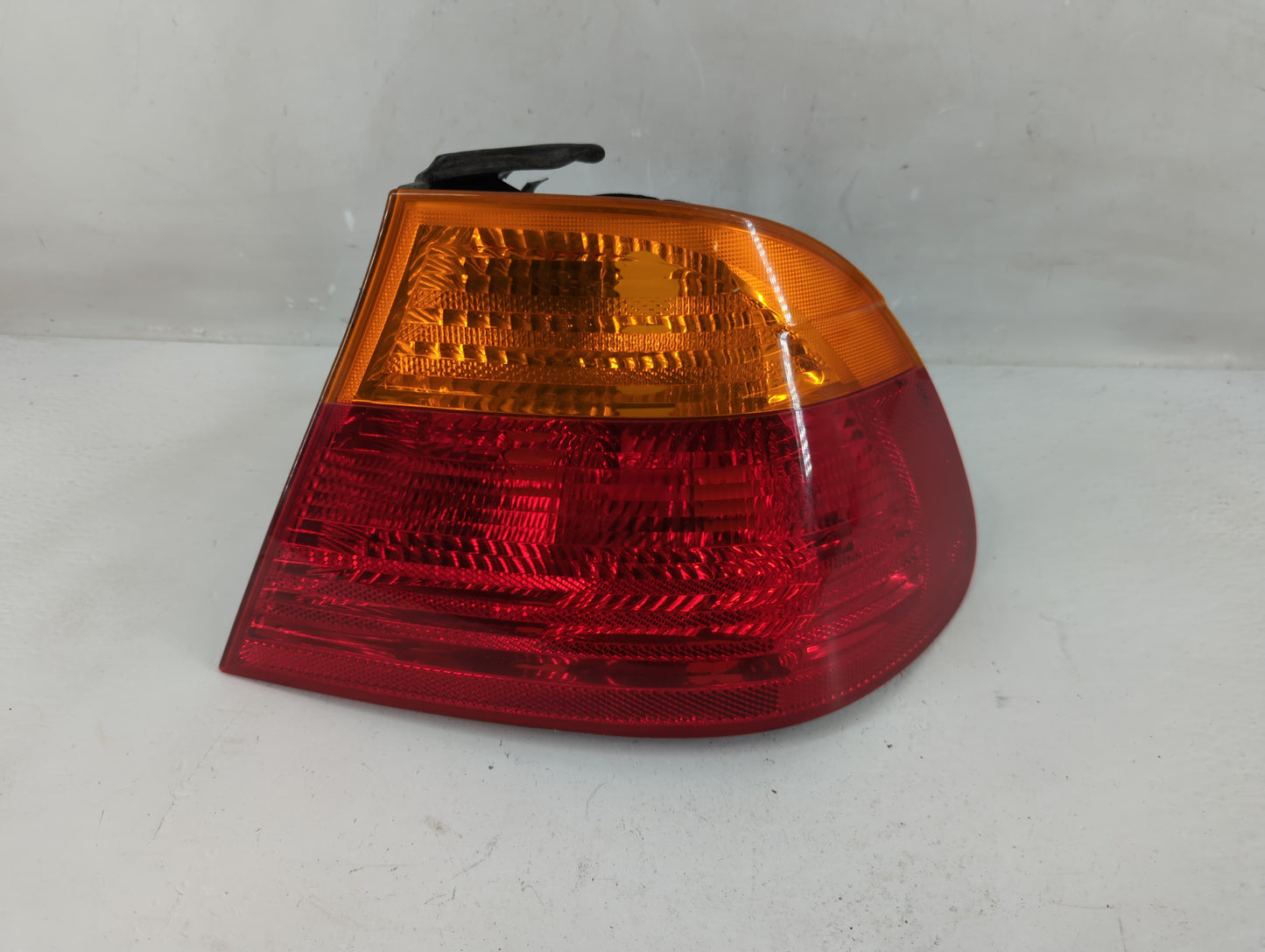 2003 Bmw 325i Tail Light Assembly Passenger Right OEM P/N:8 364 726 Fits Fits 2000 2001 2002 OEM Used Auto Parts - Oemusedau