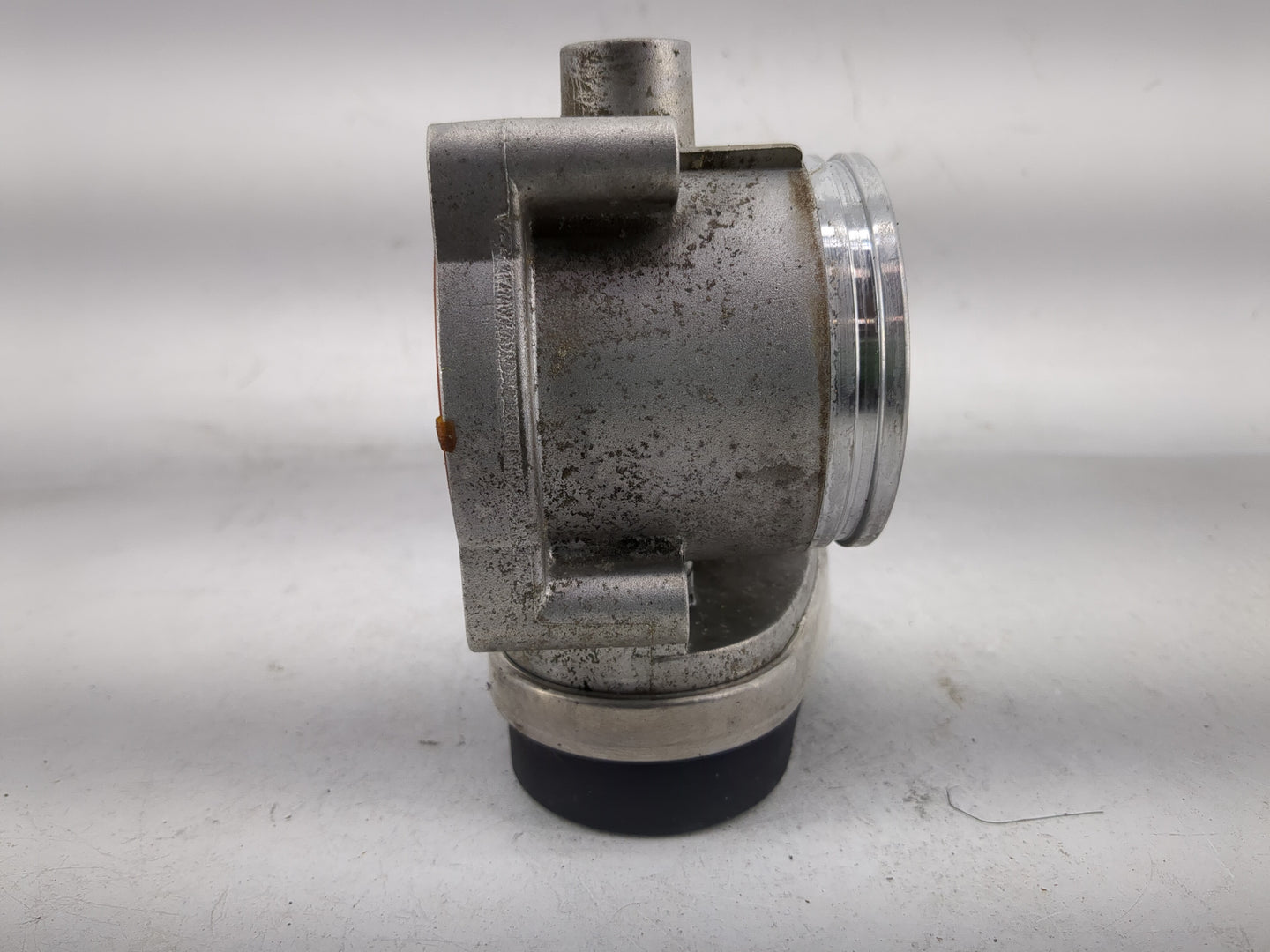 2002-2005 Bmw 325i Throttle Body P/N:1354 7 515 196-04 Fits Fits 2002 2003 2004 2005 OEM Used Auto Parts - Oemusedautoparts1