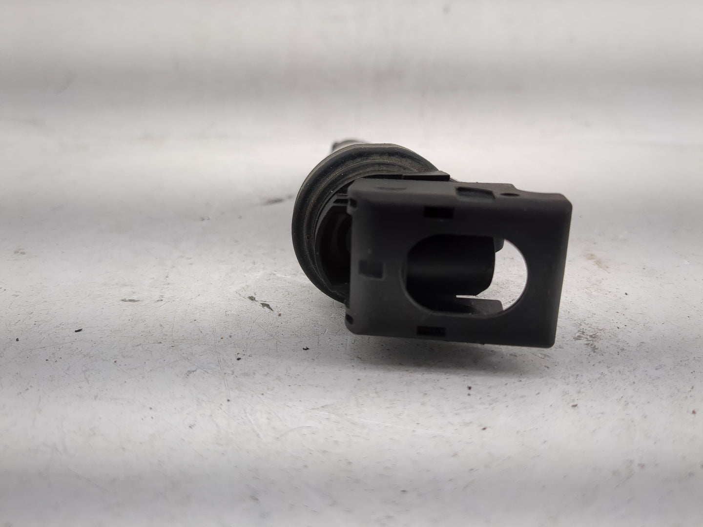 2002-2005 Bmw 325i Ignition Coil Igniter Pack - Oemusedautoparts1.com