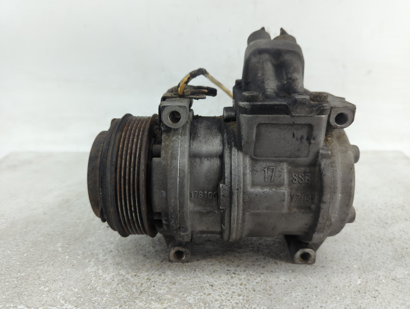 2001-2005 Bmw 325i Air Conditioning A/c Ac Compressor Oem - Oemusedautoparts1.com