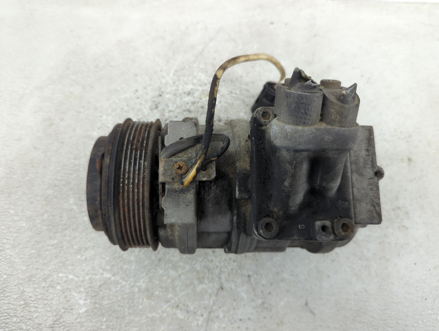 2001-2005 Bmw 325i Air Conditioning A/c Ac Compressor Oem - Oemusedautoparts1.com