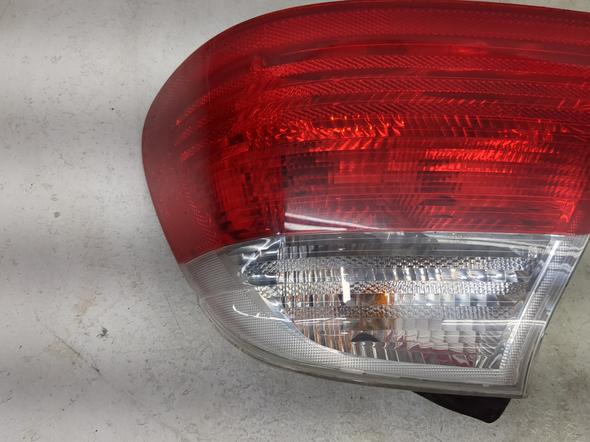 2003 Bmw 325i Tail Light Assembly Passenger Right OEM P/N:63217165722 23017440, 8383100 Fits Fits 2001 2002 OEM Used Auto Pa