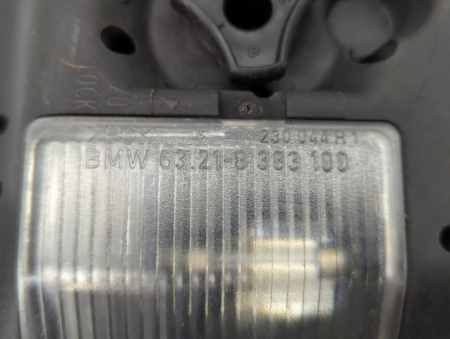 2002-2005 Bmw 325i Tail Light Assembly Passenger Right OEM P/N:6 907 934 6 946 534 Fits Fits 2002 2003 2004 2005 OEM Used Au