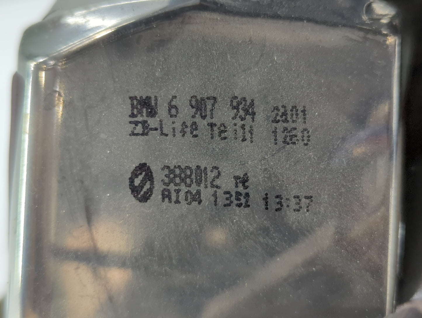 2002-2005 Bmw 325i Tail Light Assembly Passenger Right OEM P/N:6 907 934 Fits Fits 2002 2003 2004 2005 OEM Used Auto Parts -