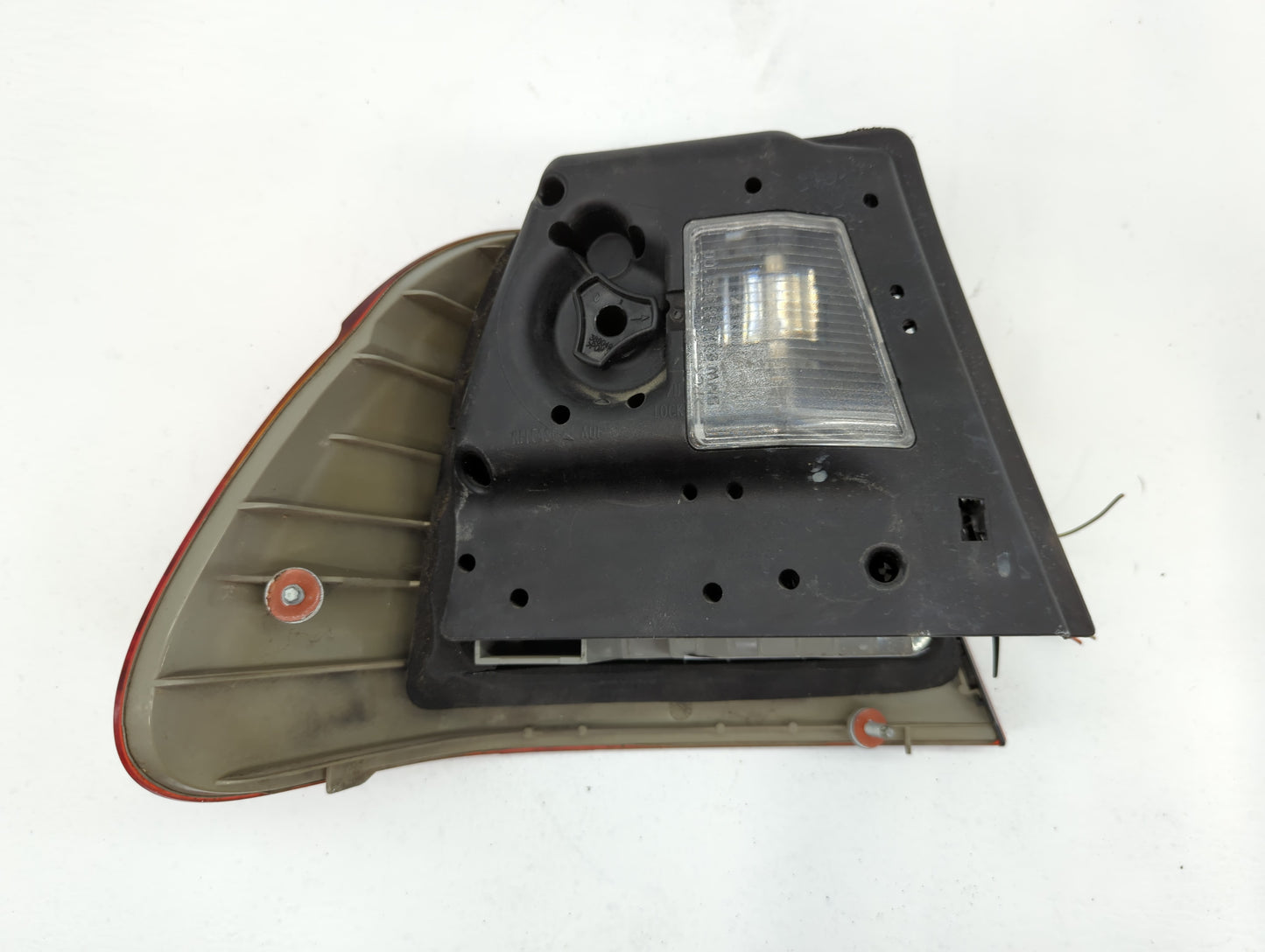 2002-2005 Bmw 325i Tail Light Assembly Passenger Right OEM P/N:6 907 934 Fits Fits 2002 2003 2004 2005 OEM Used Auto Parts -