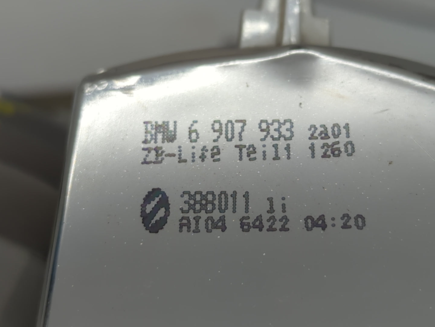 2002-2005 Bmw 325i Tail Light Assembly Driver Left OEM P/N:8 383 099 6 946 533, 6 907 933 Fits Fits 2002 2003 2004 2005 OEM 