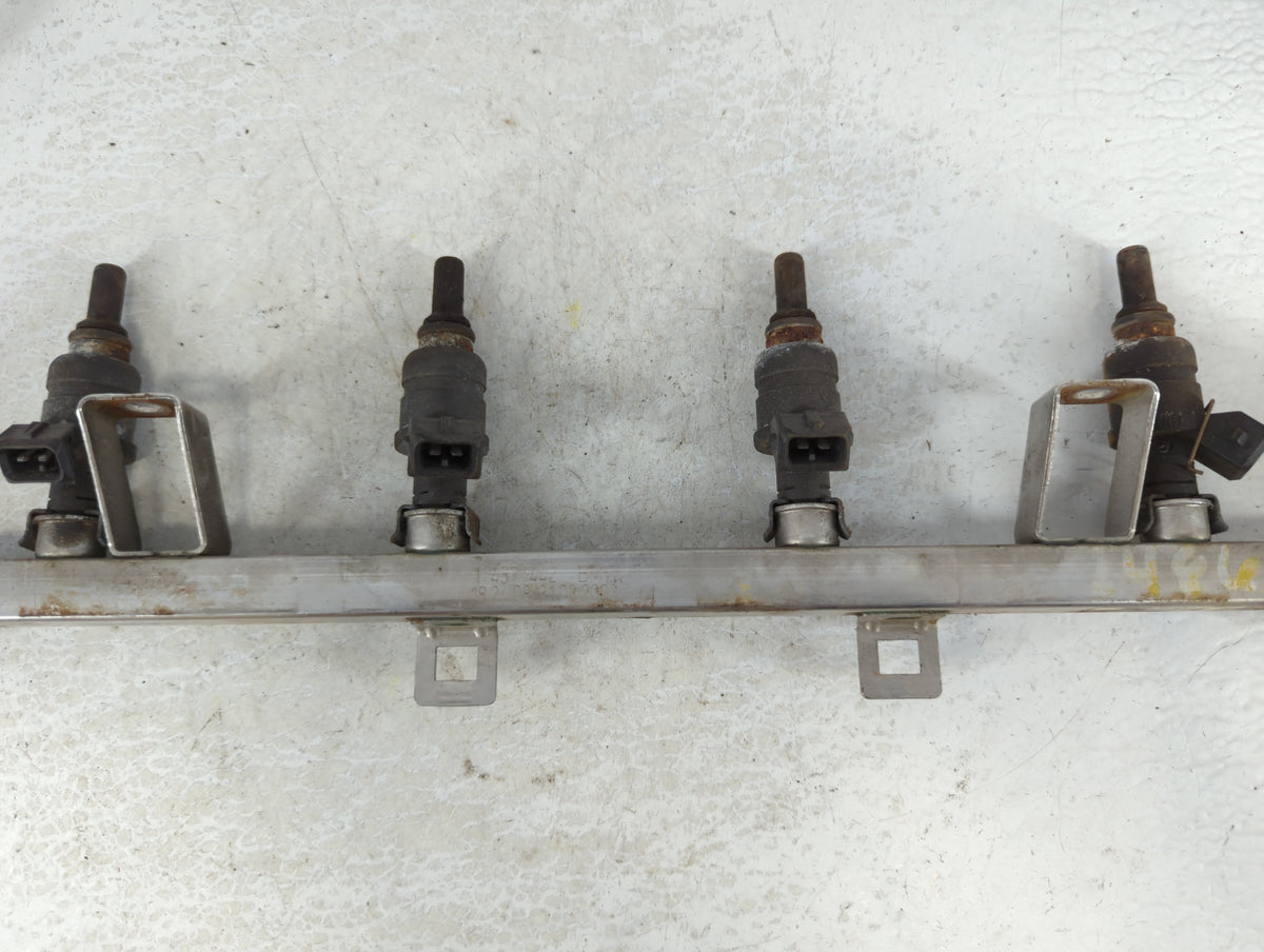 2003 Bmw 325i Fuel Injectors P/N:143894902 Fits OEM Used Auto Parts - Oemusedautoparts1.com