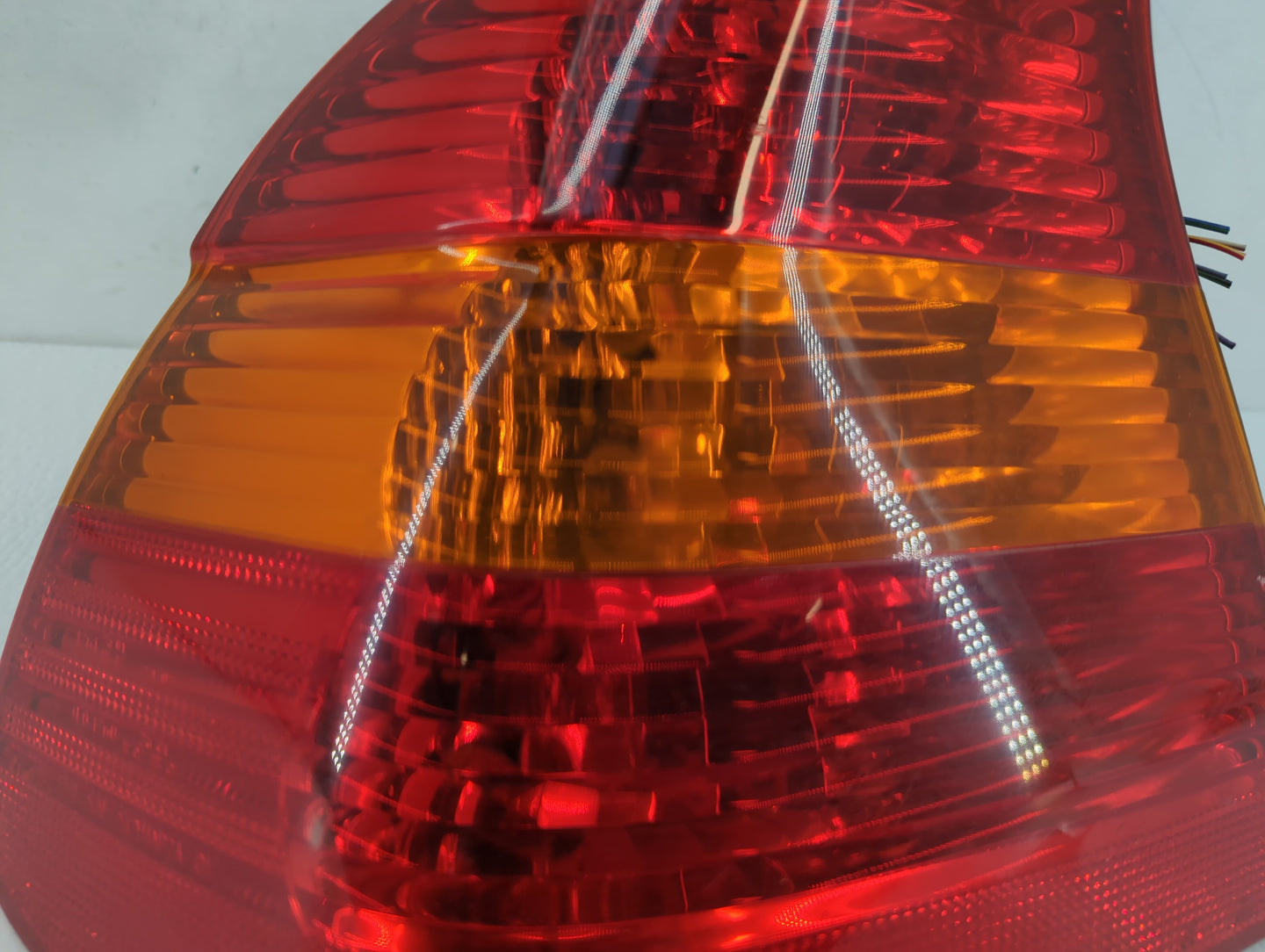 2002-2005 Bmw 330i Tail Light Assembly Driver Left OEM P/N:6 907 933 Fits Fits 2002 2003 2004 2005 OEM Used Auto Parts - Oem