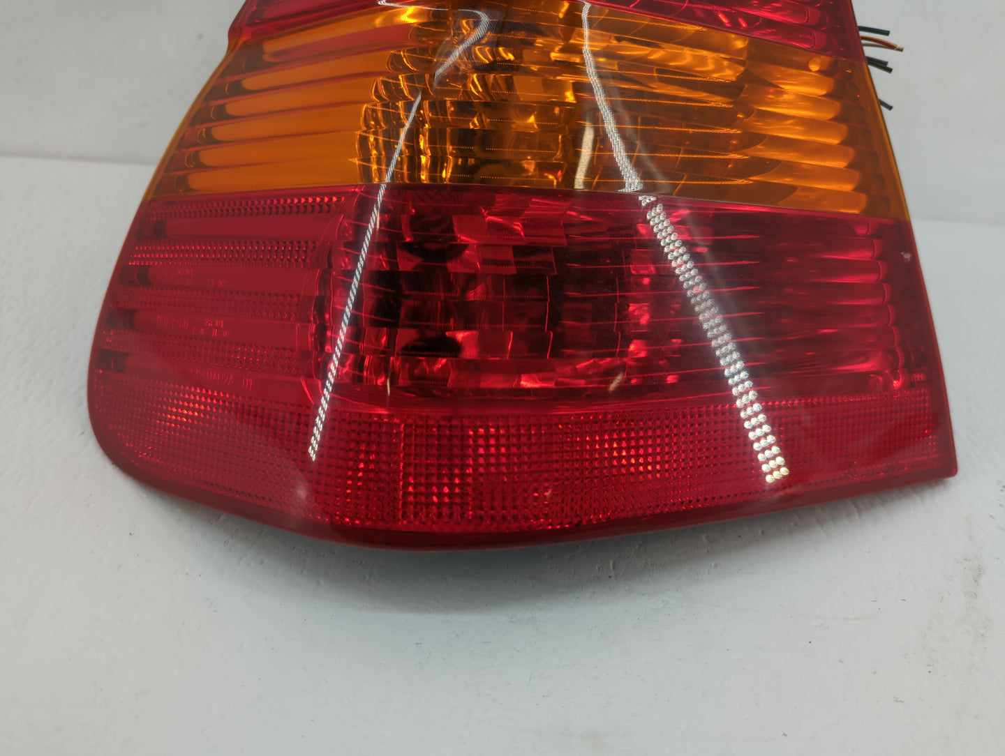 2002-2005 Bmw 330i Tail Light Assembly Driver Left OEM P/N:6 907 933 Fits Fits 2002 2003 2004 2005 OEM Used Auto Parts - Oem