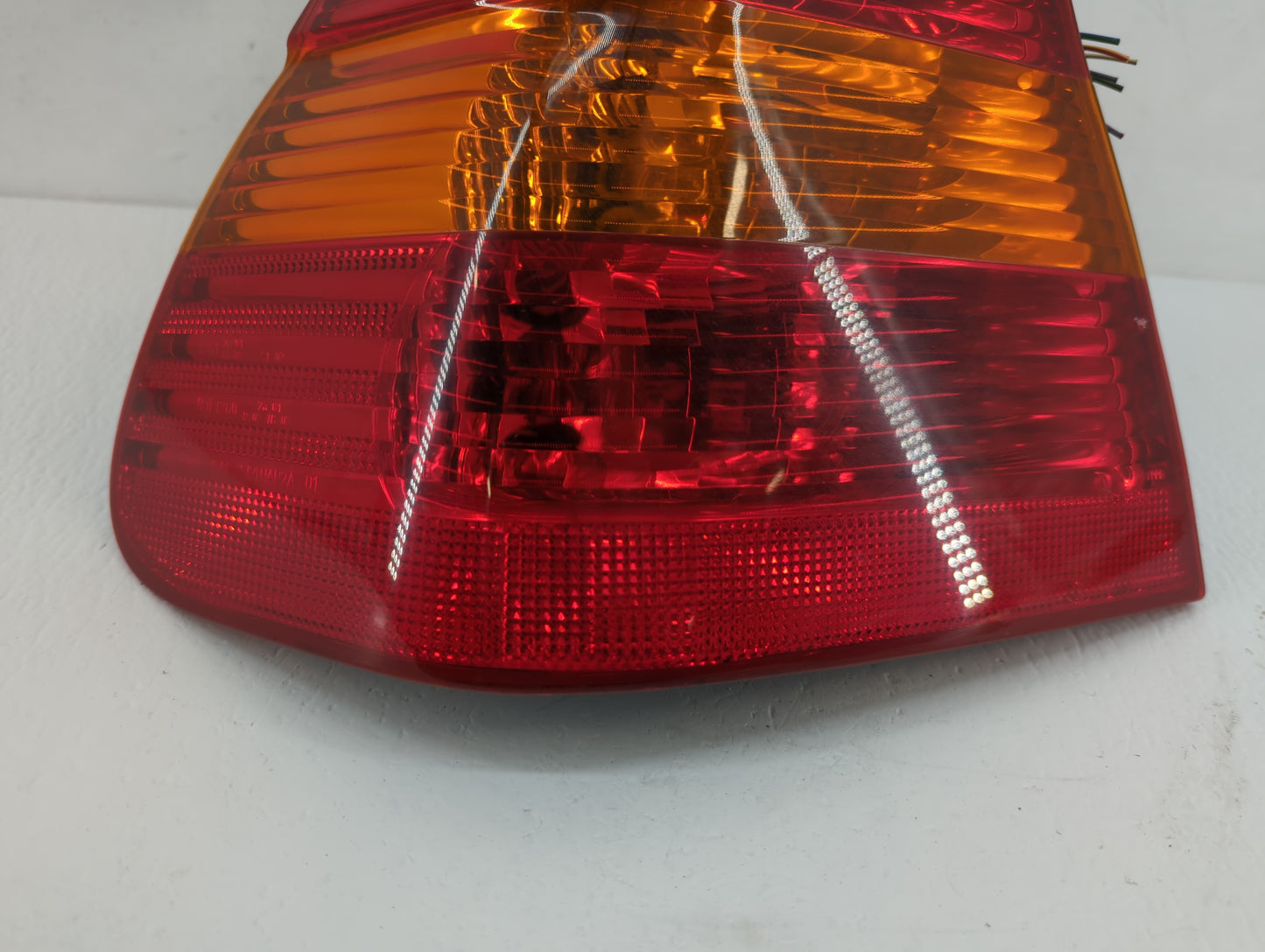 2002-2005 Bmw 330i Tail Light Assembly Driver Left OEM P/N:6 907 933 Fits Fits 2002 2003 2004 2005 OEM Used Auto Parts - Oem