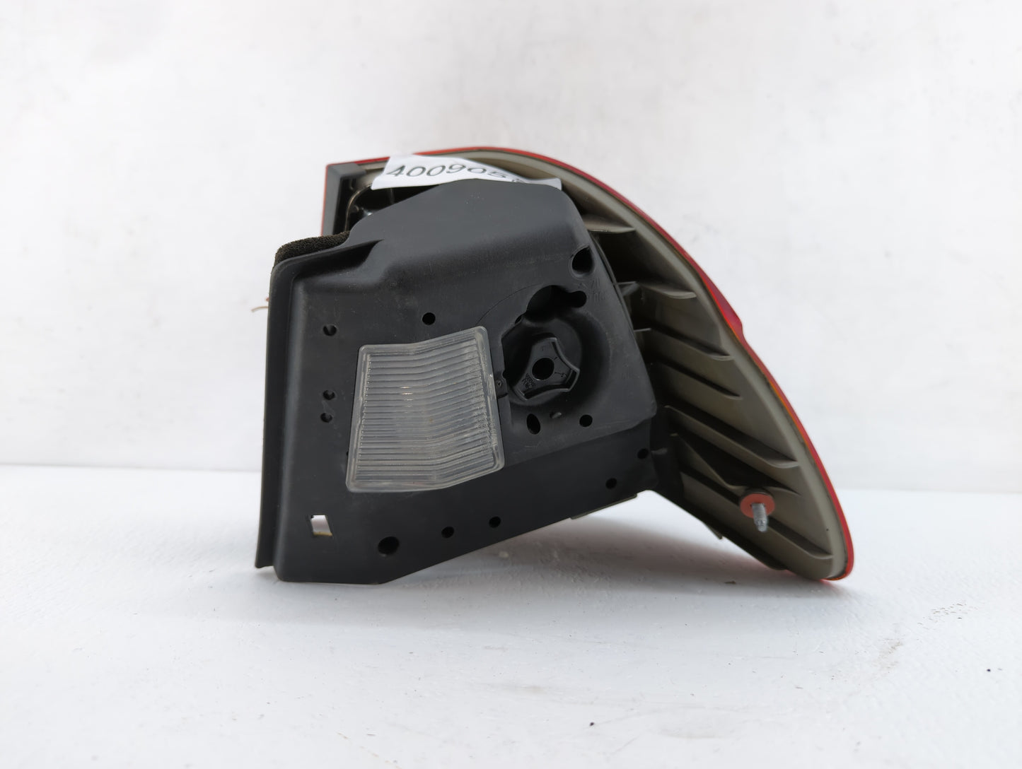 2002-2005 Bmw 330i Tail Light Assembly Driver Left OEM P/N:6 907 933 Fits Fits 2002 2003 2004 2005 OEM Used Auto Parts - Oem