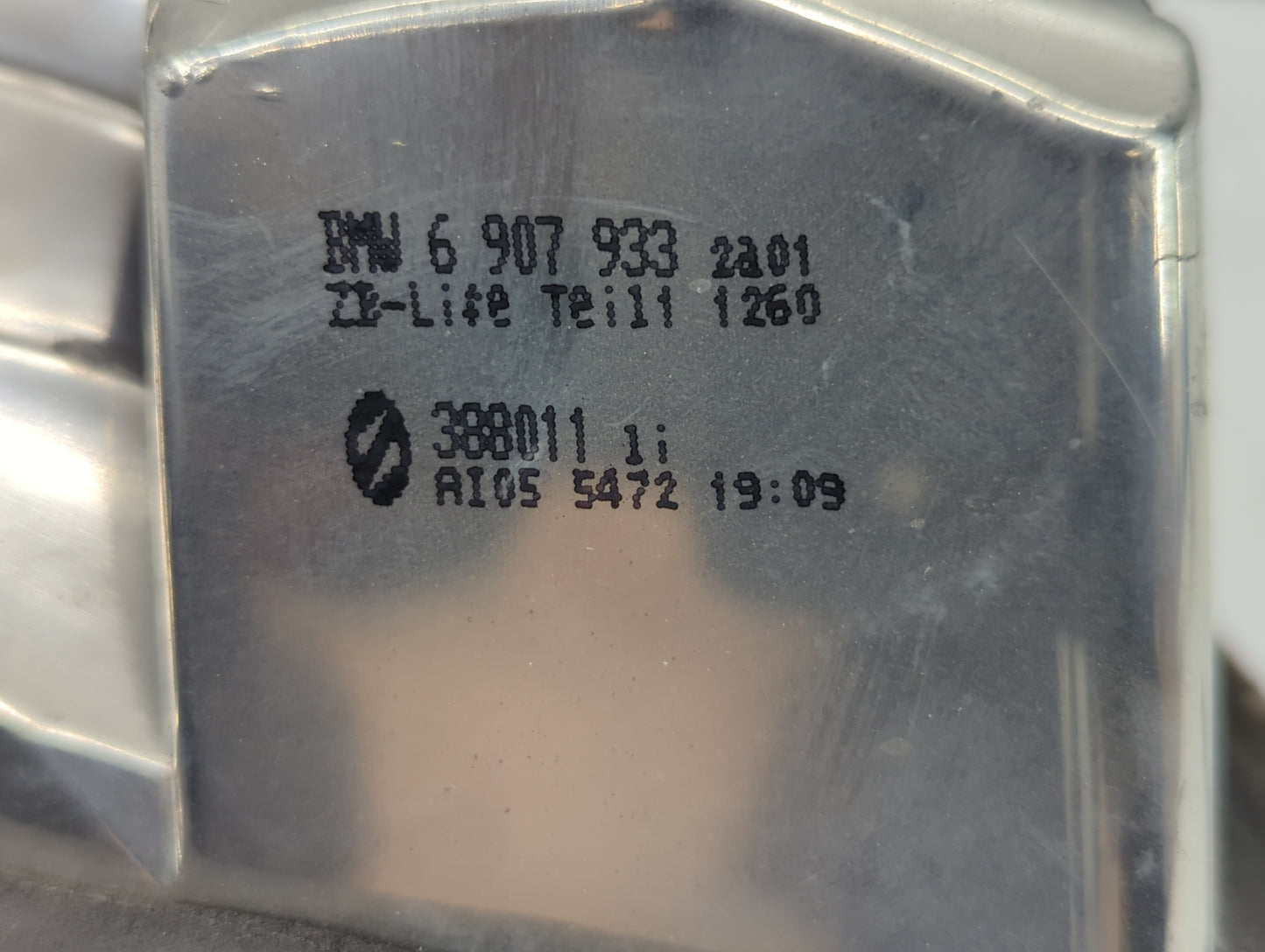 2002-2005 Bmw 330i Tail Light Assembly Driver Left OEM P/N:6 907 933 Fits Fits 2002 2003 2004 2005 OEM Used Auto Parts - Oem