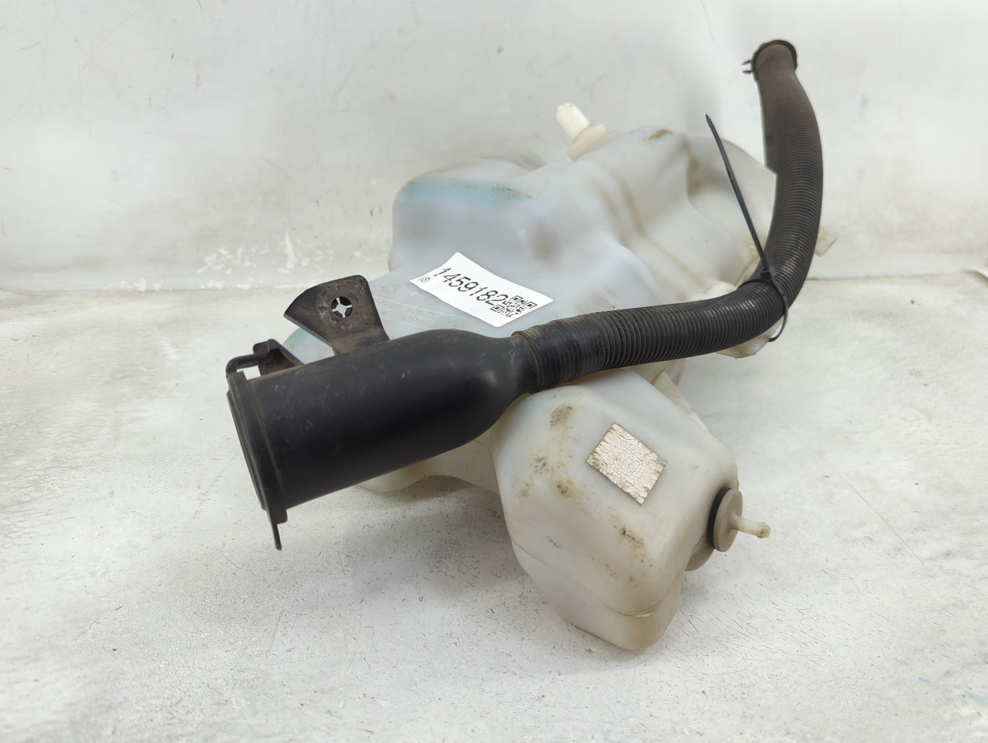 2001-2003 Bmw 525i Windshield Washer Fluid Reservoir Bottle Oem - Oemusedautoparts1.com