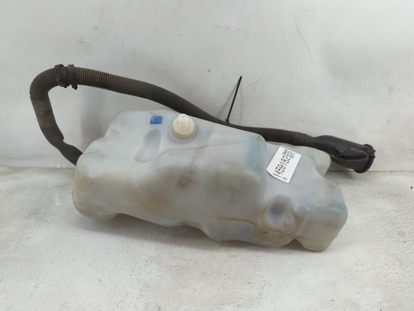 2001-2003 Bmw 525i Windshield Washer Fluid Reservoir Bottle Oem - Oemusedautoparts1.com