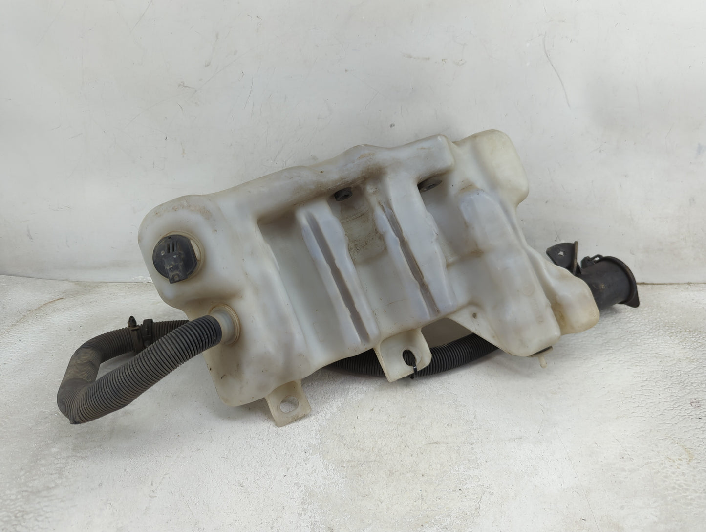 2001-2003 Bmw 525i Windshield Washer Fluid Reservoir Bottle Oem - Oemusedautoparts1.com