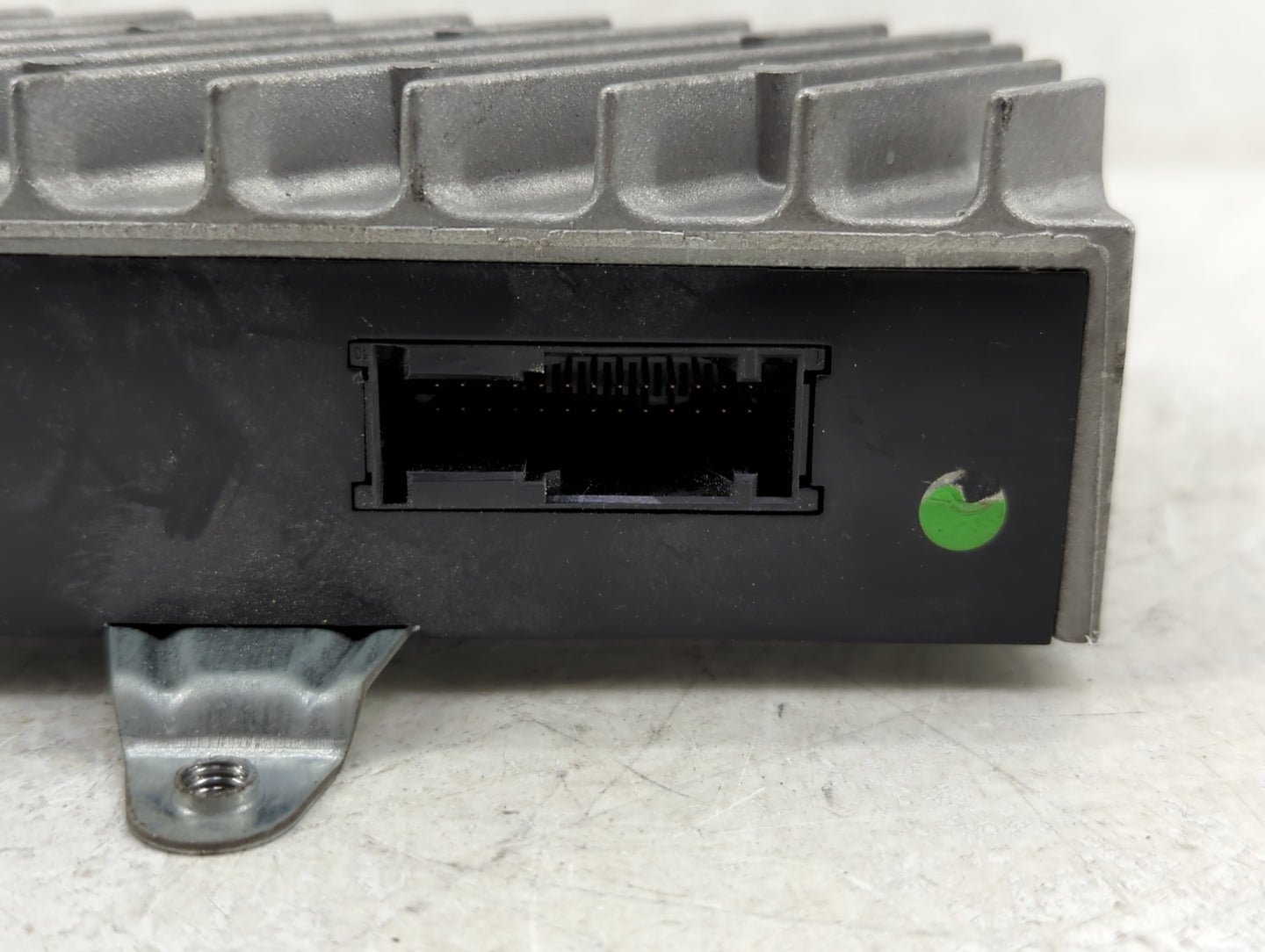 2003 Bmw 530i Radio AM FM Cd Player Receiver Replacement Fits OEM Used Auto Parts - Oemusedautoparts1.com