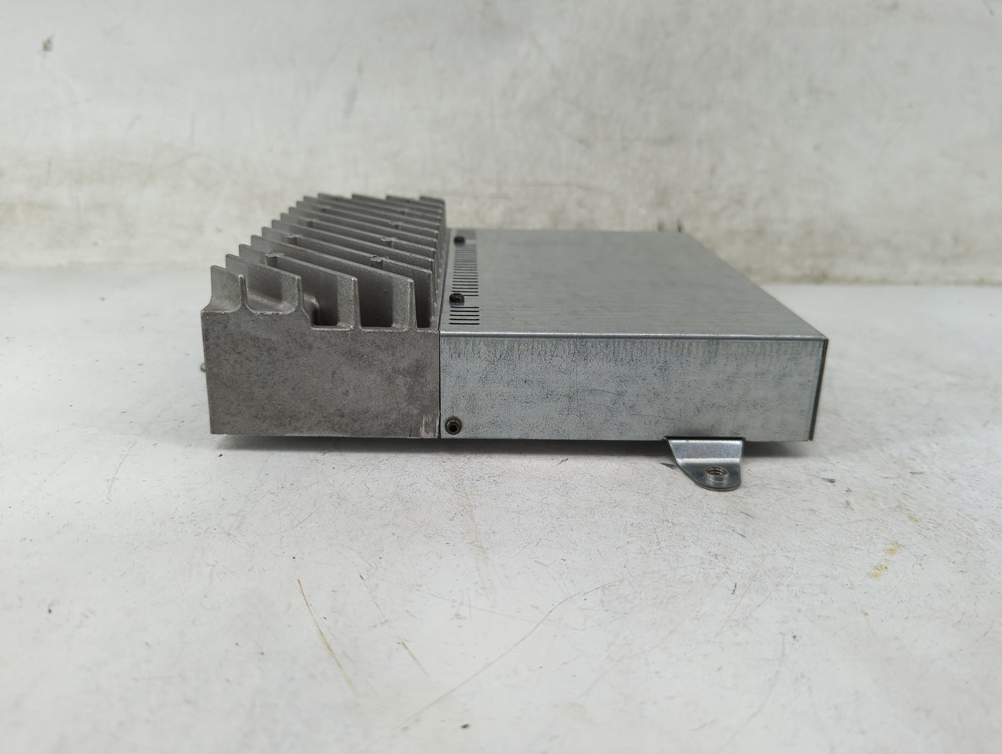 2003 Bmw 530i Radio Speaker Amplifier 8374535|86661069|056688 - Oemusedautoparts1.com