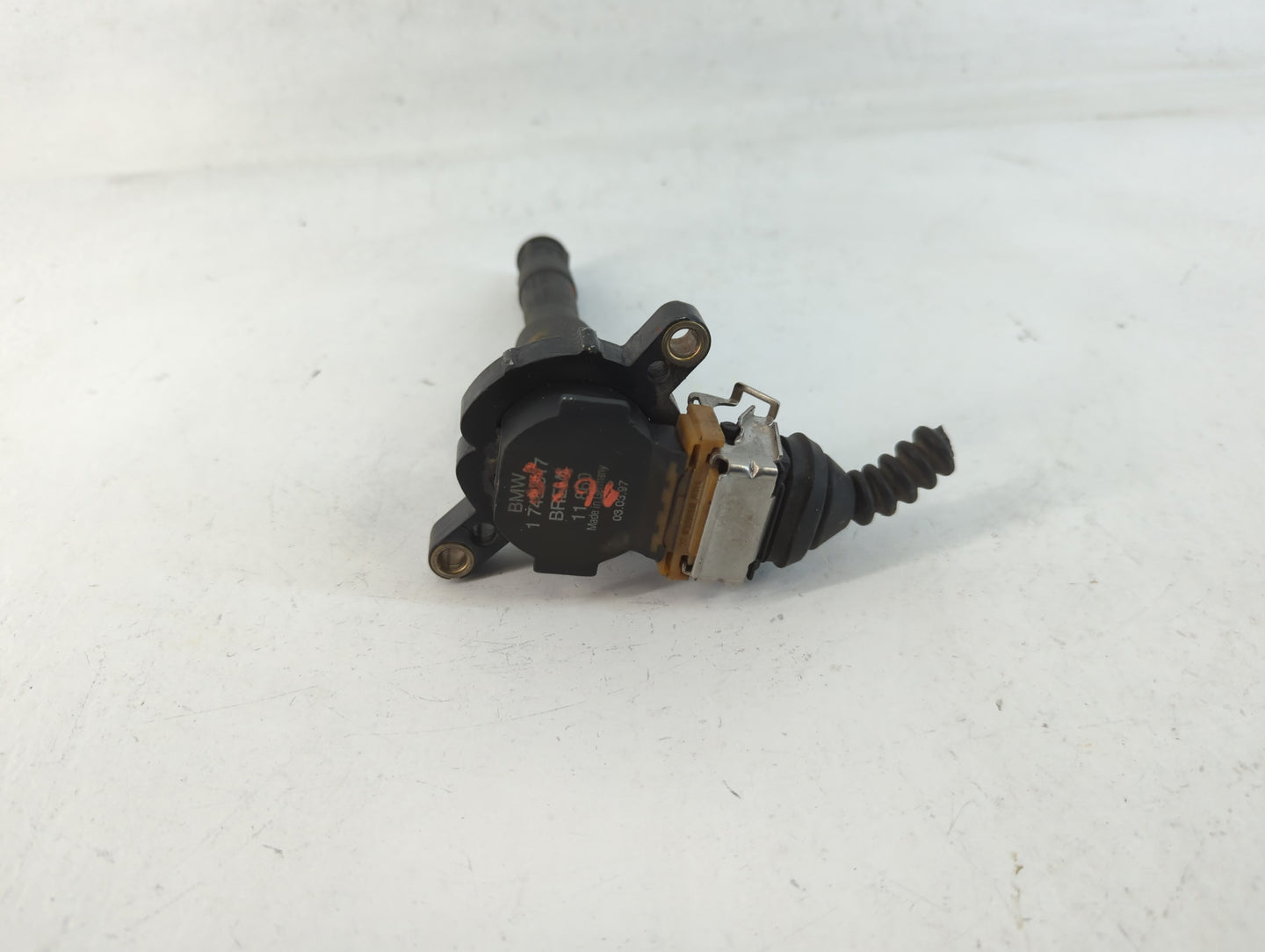 2003 Bmw 540i Ignition Coil Igniter Pack - Oemusedautoparts1.com
